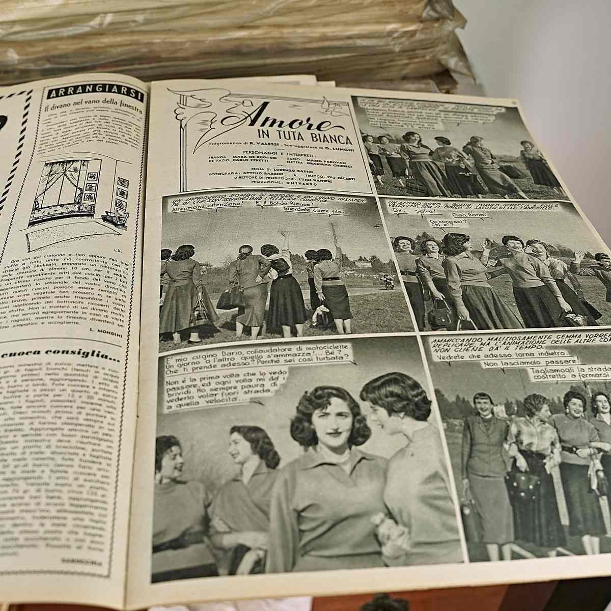 Lot Of 380+ Grand Hotel Magazines photo buy
