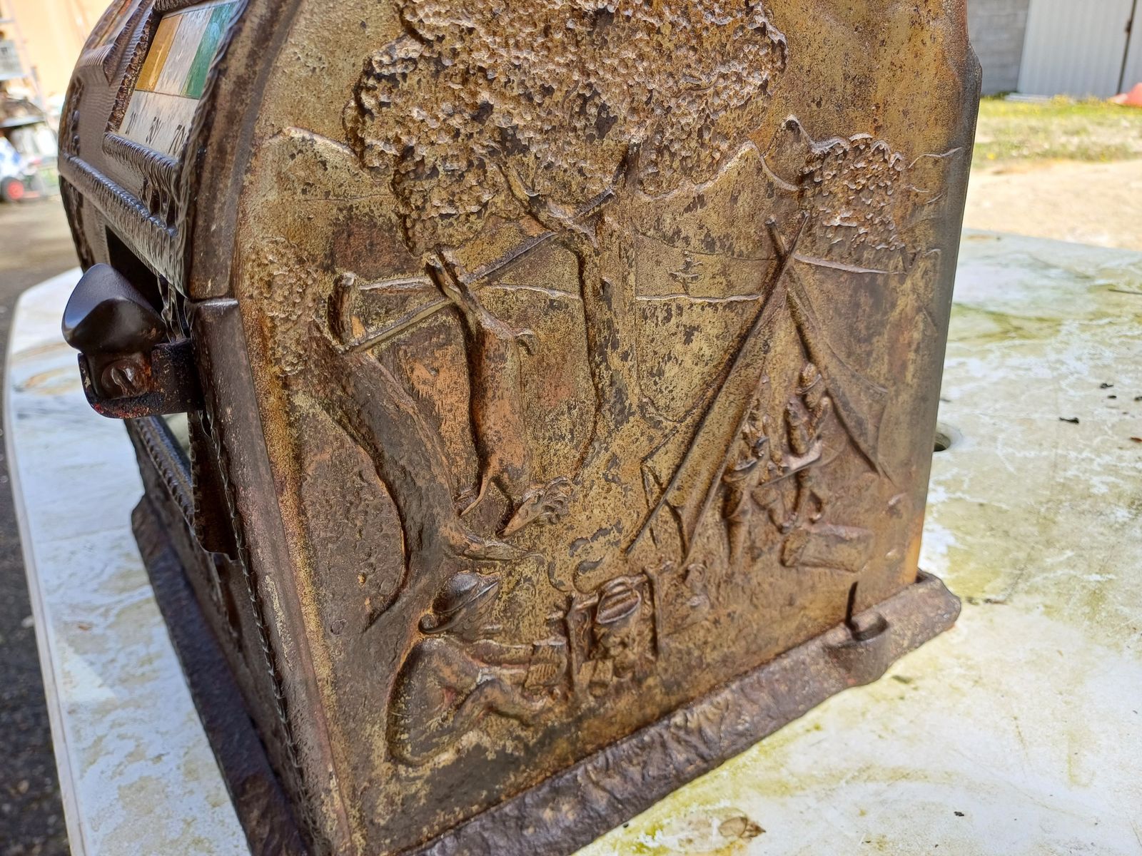 photo vinterior Cast Iron Slot Machine Mills The Elk, USA 1910