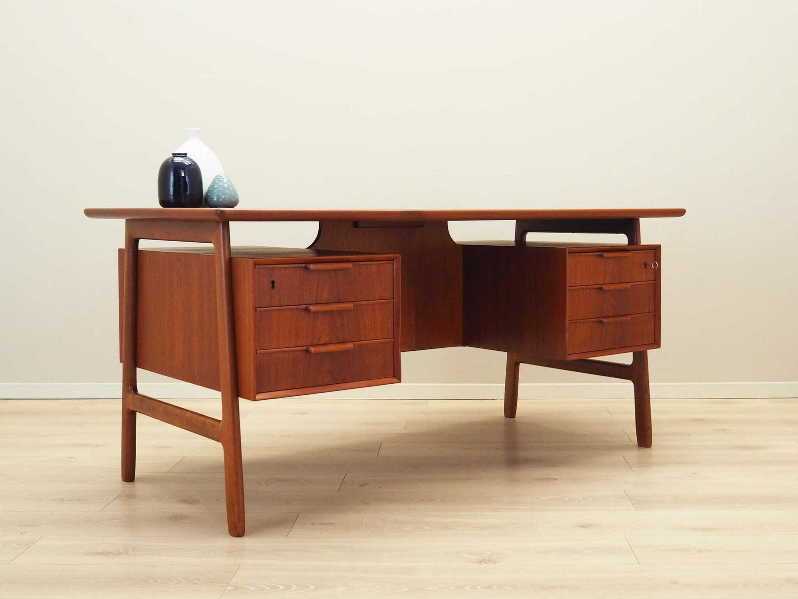 Teak Desk, Danish Design, 1970s, Manufacture: Omann Jun photo 5189.0