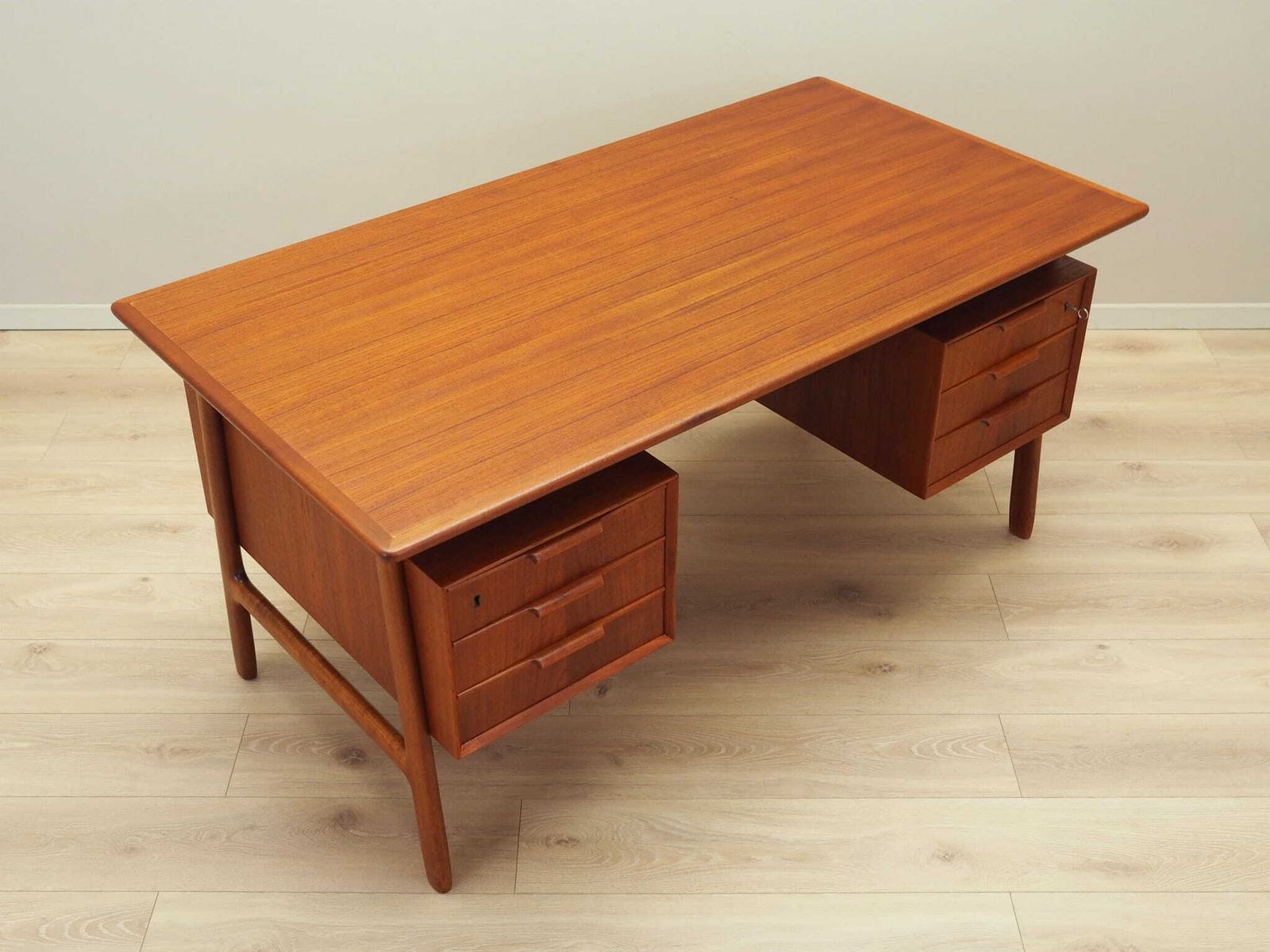 Teak Desk, Danish Design, 1970s, Manufacture: Omann Jun photo vinterior