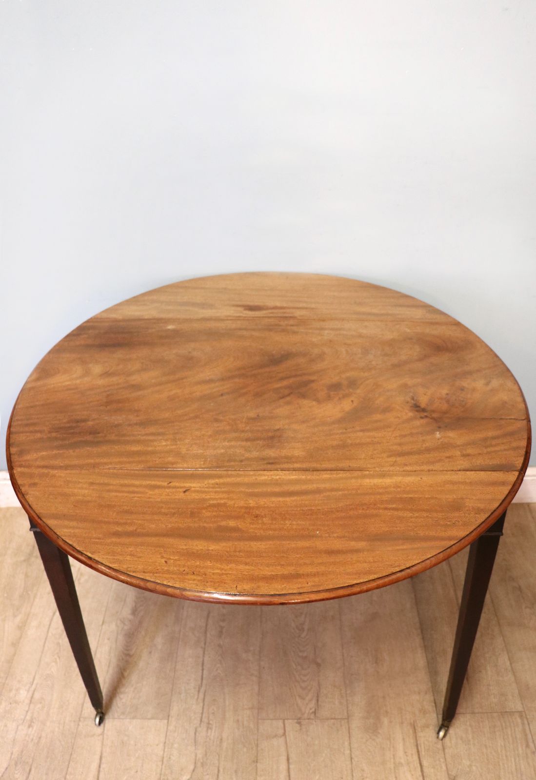 A Lovely Late Georgian Mahogany Pembroke . photo 295.0