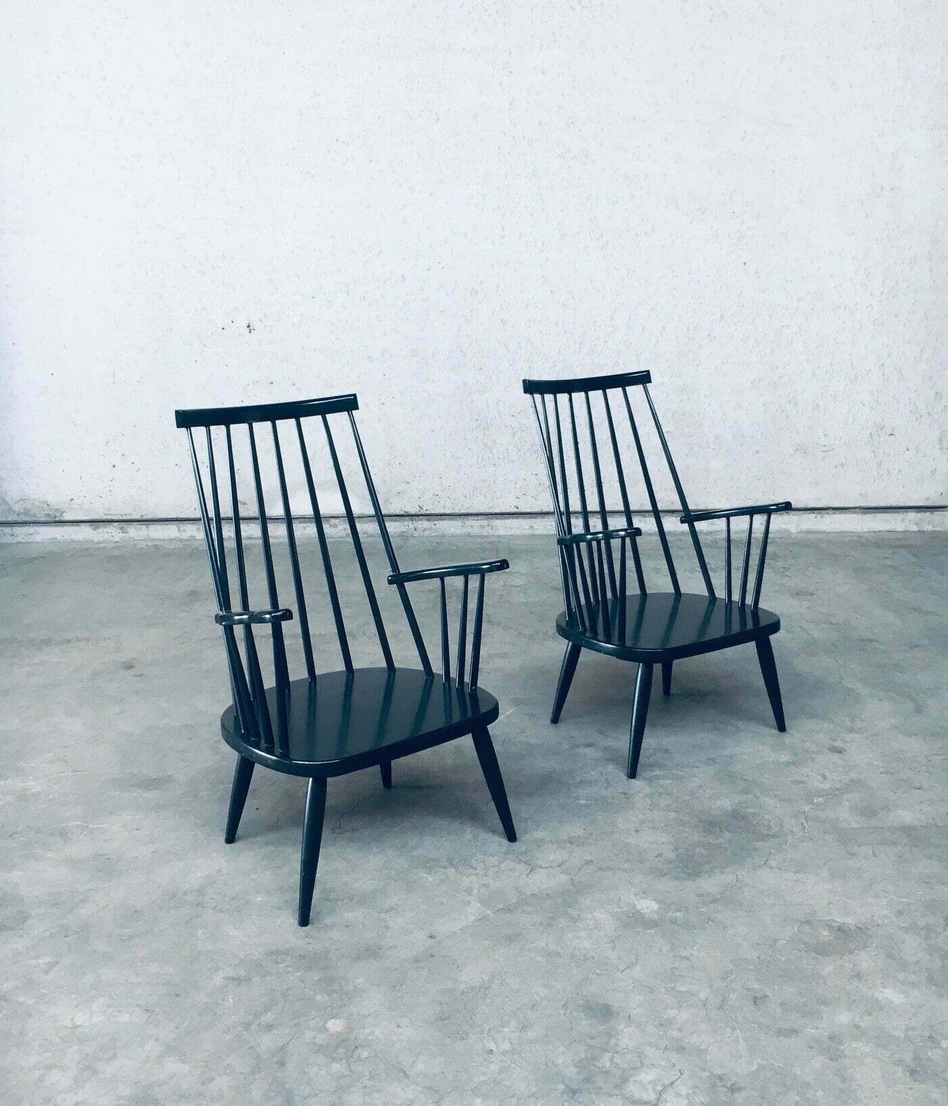 Scandinavisch Design Loungestoelen Met Spijlenrug, Denemarken, Ca. Jaren 1960