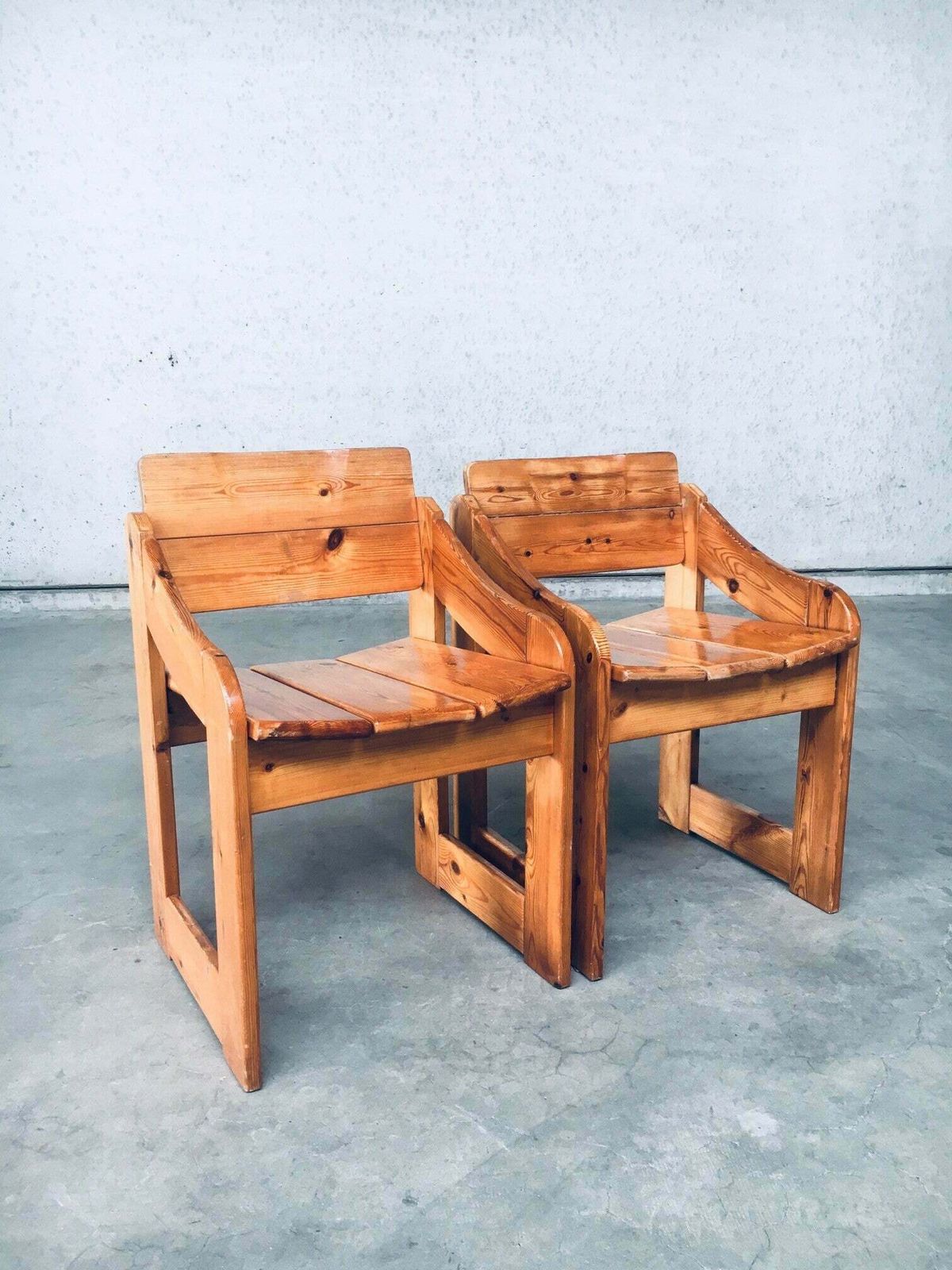 photo furniture Scandinavisch Design Stoelen Van Grenenhout, Zweden, Ca. Jaren 1960