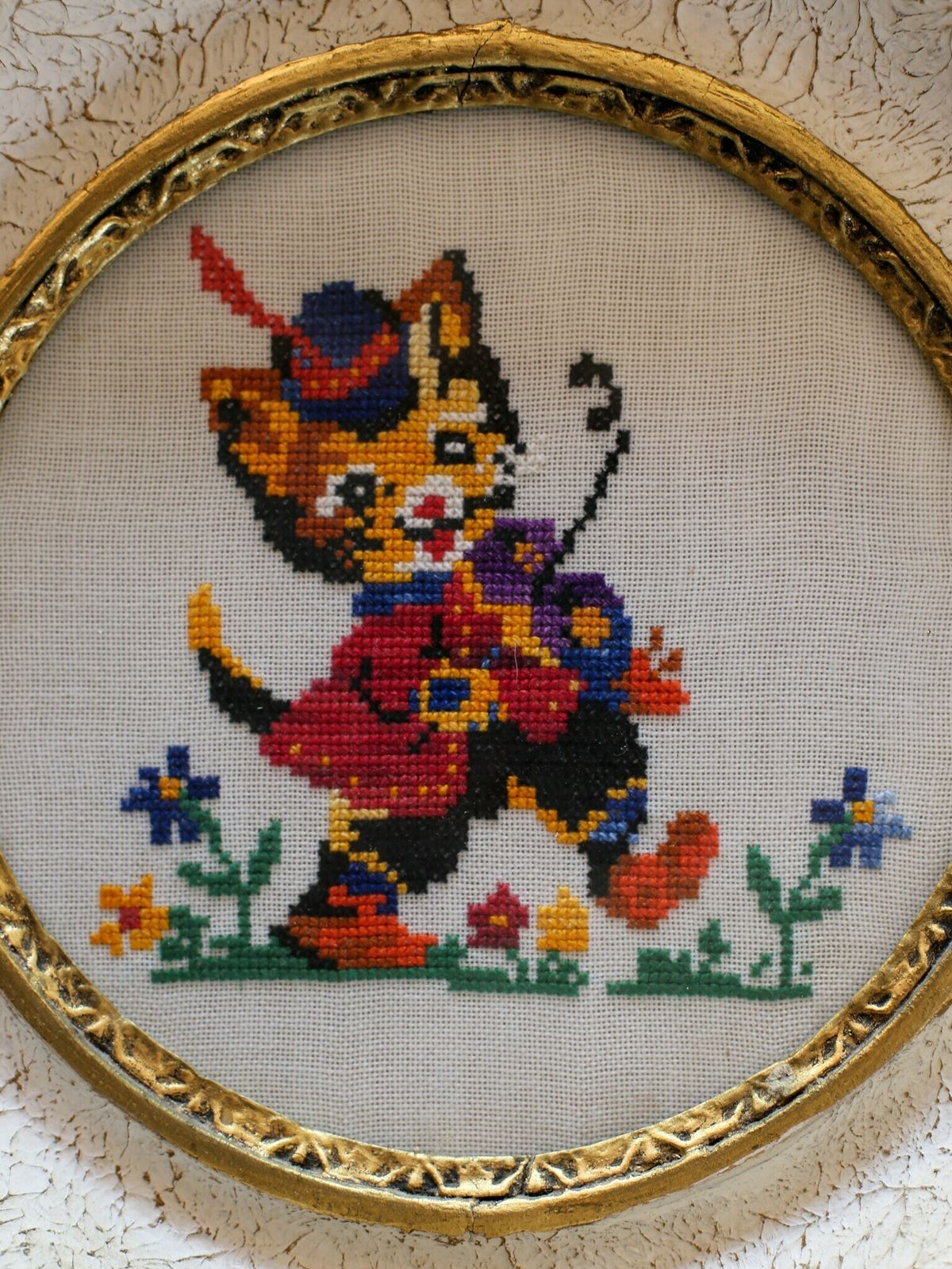 Vintage Framed Handmade Yugoslavia Gobelin Tapestry / Antique Cat Gobelin Tapestry / Round Needlepoint Cross Stitch Embroidery / Kids Room photo Art