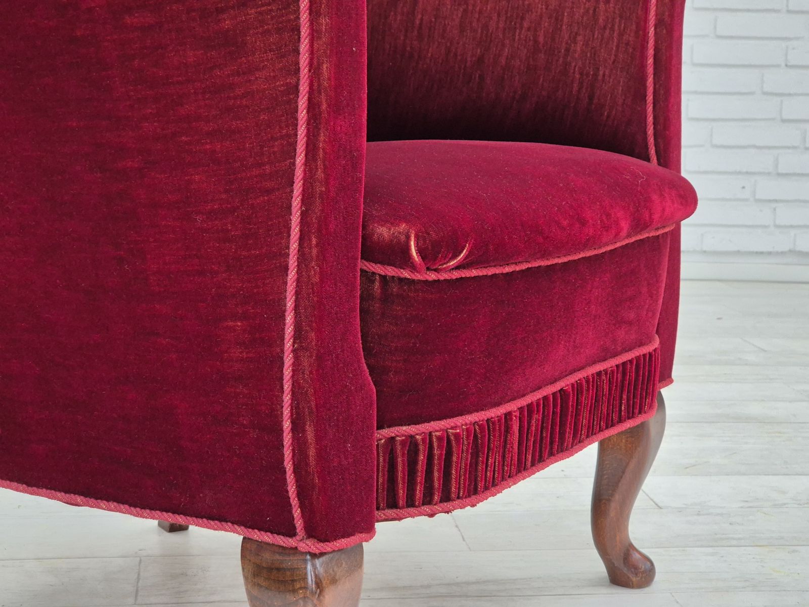 Jaren 1960, Deense Loungestoel, Meubelvelours, Goede Staat, Beukenhouten Poten. photo vinterior