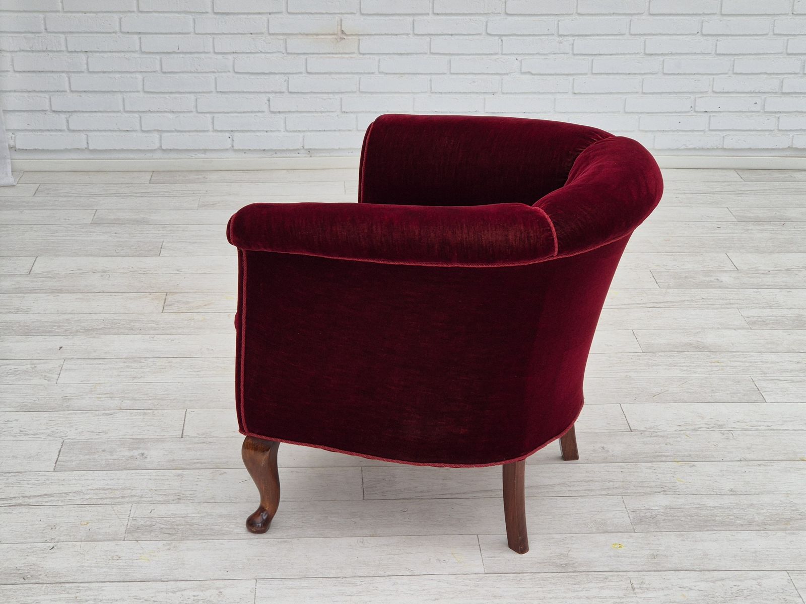 Meubels Jaren 1960, Deense Loungestoel, Meubelvelours, Goede Staat, Beukenhouten Poten. photo