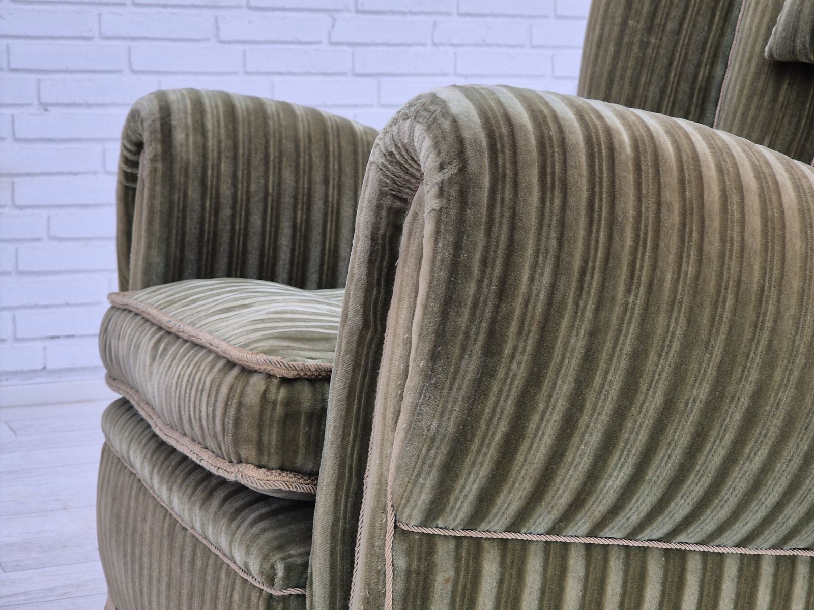 photo vintage Ca. Jaren 1960, Deense Relax Fauteuil, Groene Meubelvelours, Goede Staat.
