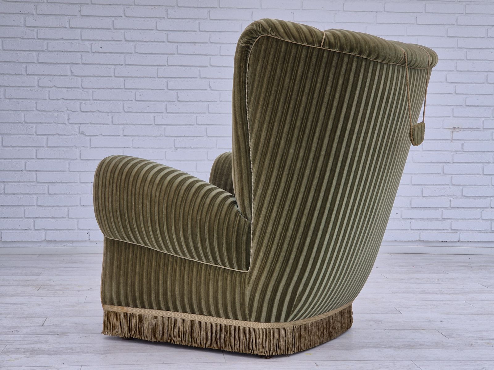 photo furniture 1960s, Danish Highback Relax Armchair, Original Condition, Green Furniture Velour.