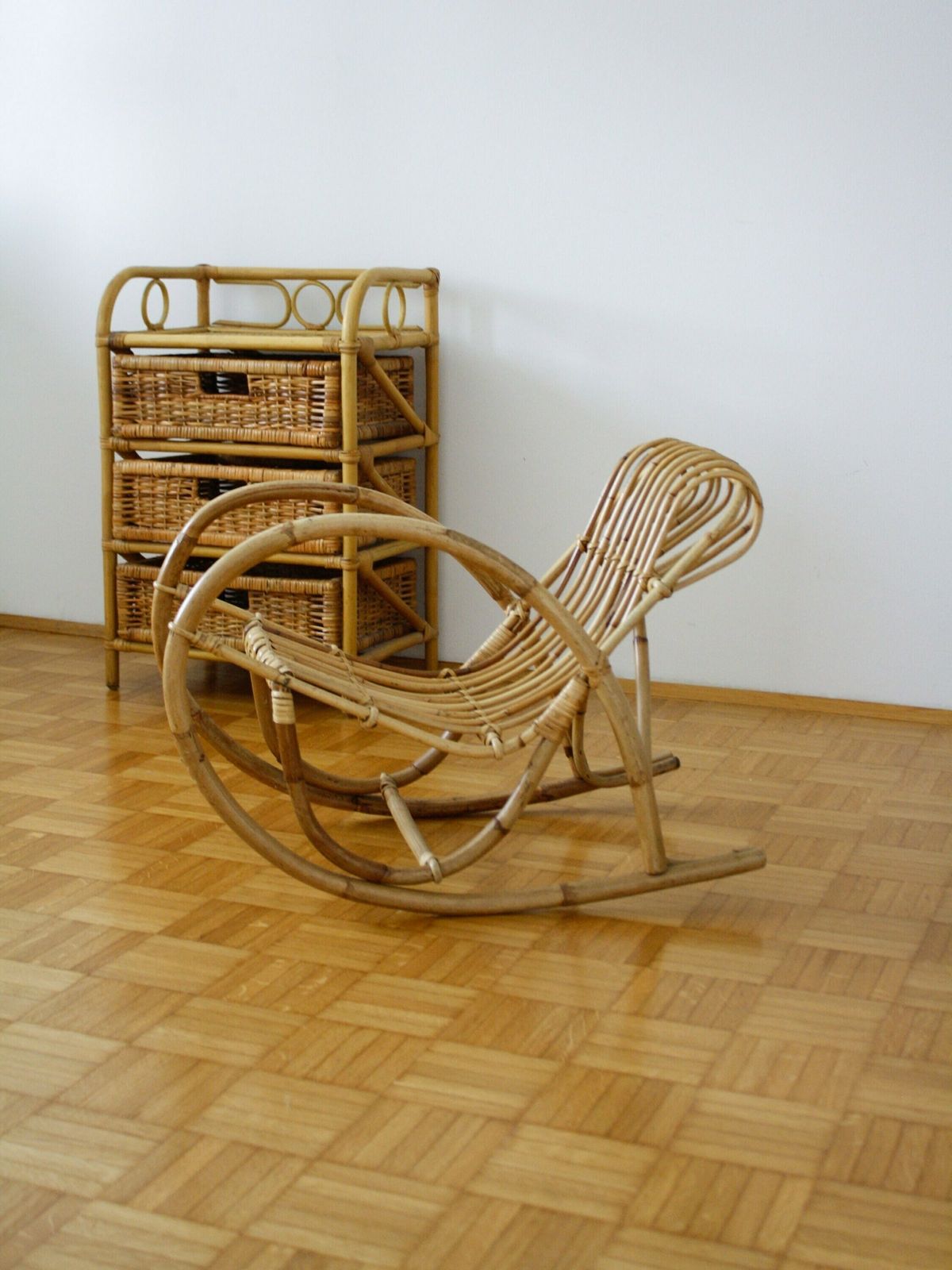 Vintage Franco Albini Kids Wicker Bamboo Rocking Chair / Children's Rattan Rocking Chair / 70s Italy / Mid Century Rattan Wicker Furniture photo vinterior