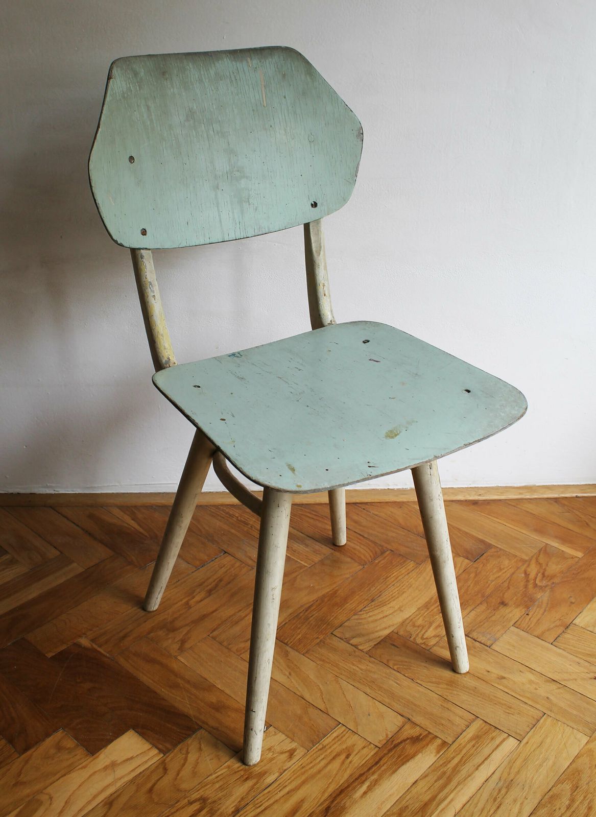photo vintage Pair Of Green And Blue 1960's Mid Century Modern Dining Chairs By Ton