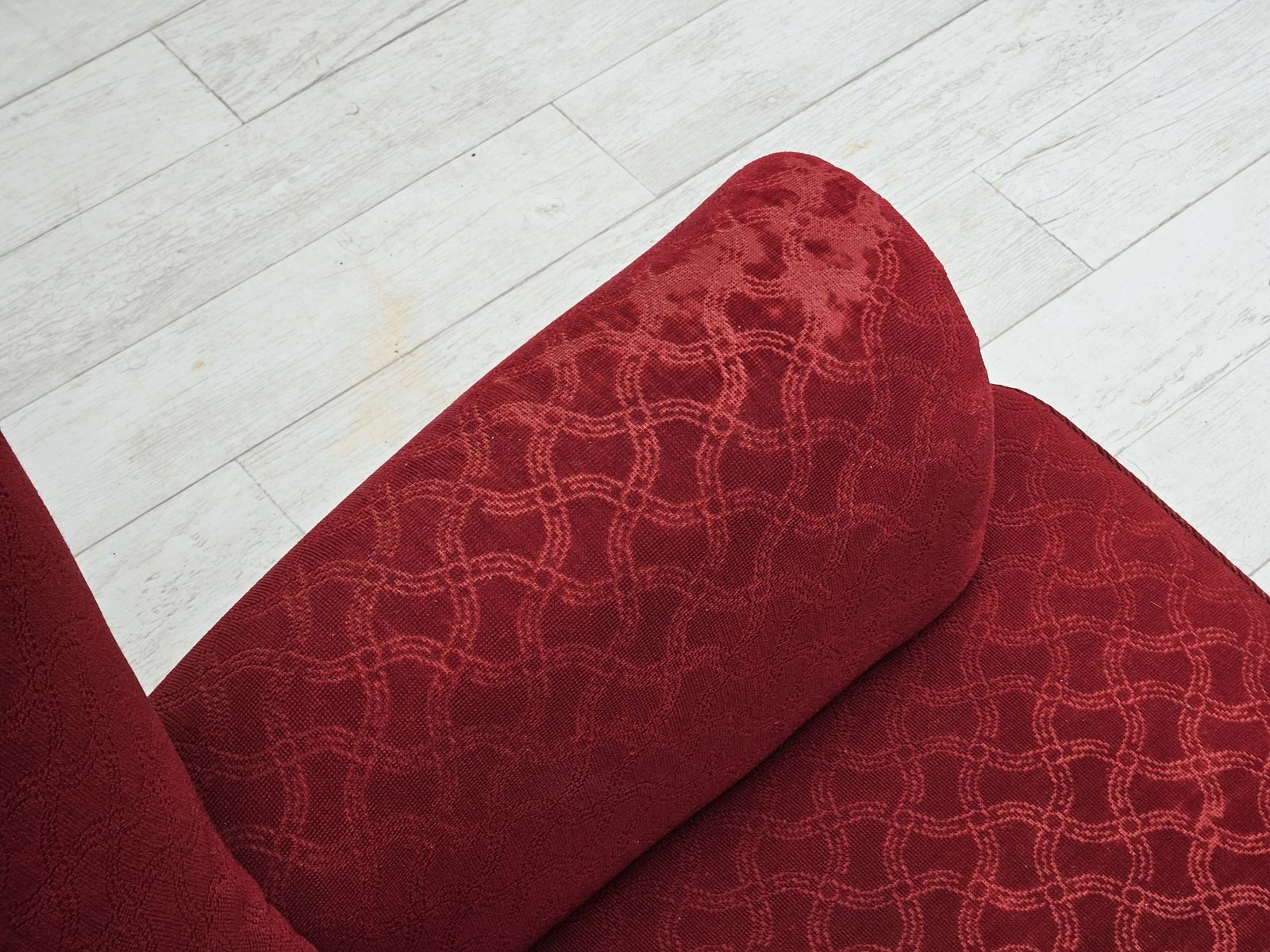 Meubels Jaren 1960, Deense Relaxfauteuil, Goede Staat, Rood Katoen/Wol, Eikenhout. photo