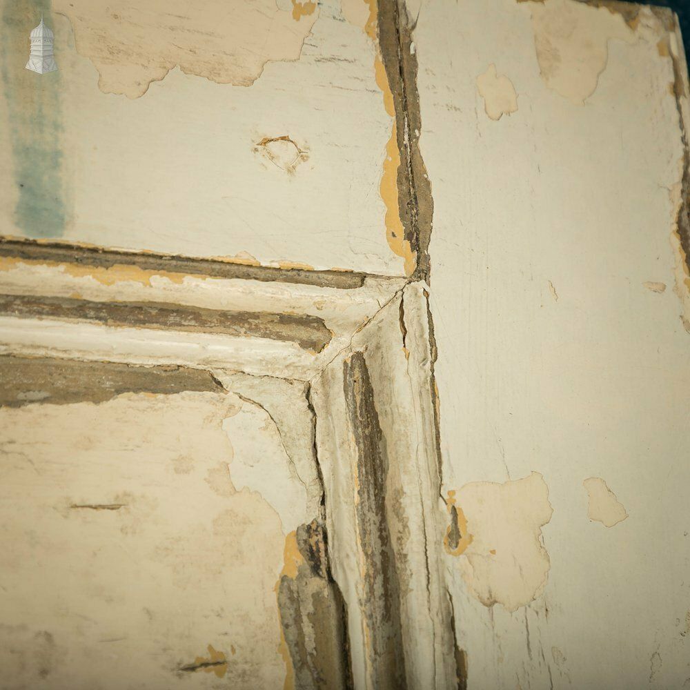photo vintage Pine Paneled Door, 6 Moulded Panel Distressed White Painted