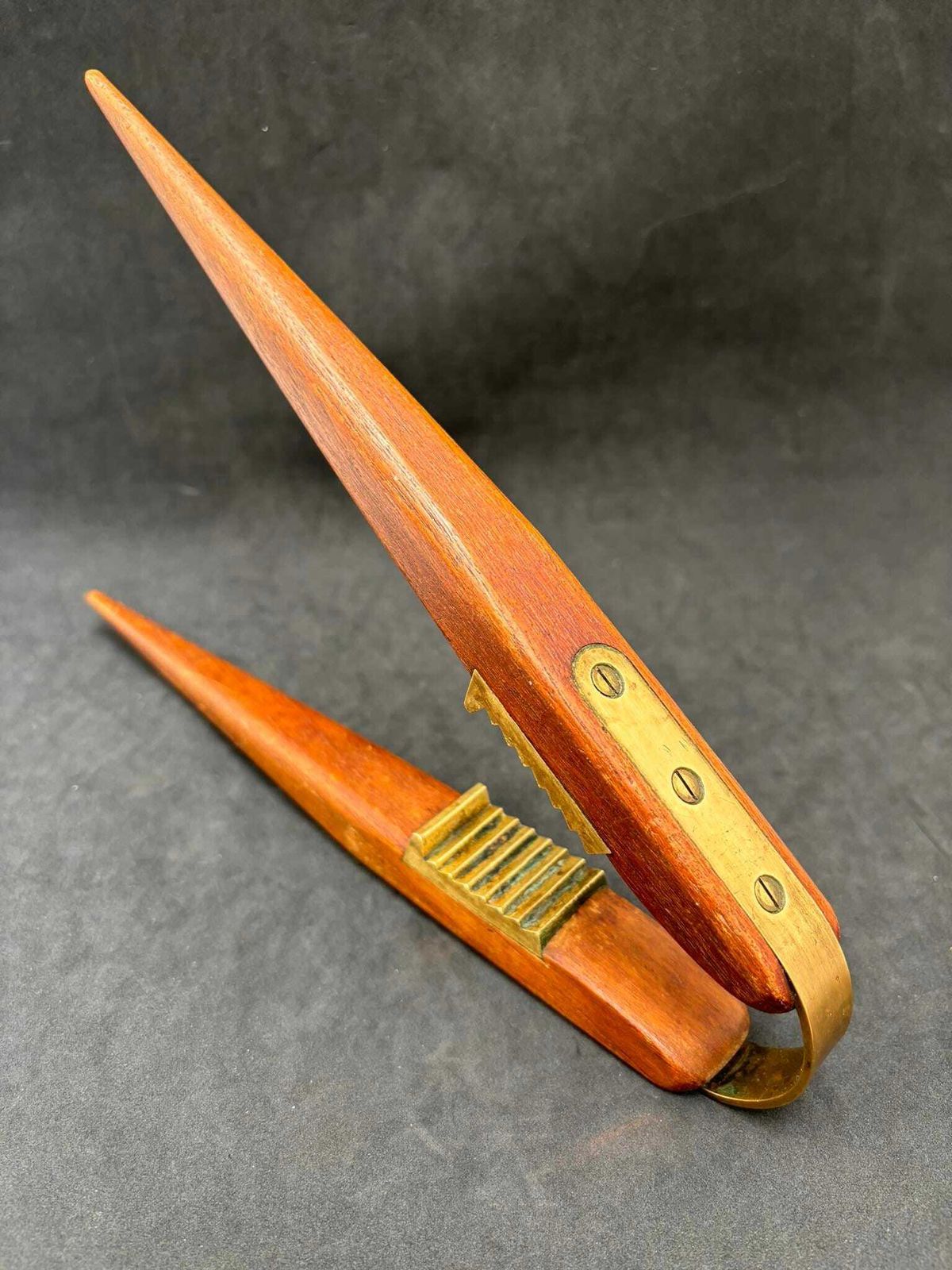Notenkraker Teak Brons Deens Design Door Poul Knudsen Scandinavisch Design Barware Mid Century Modern Cadeau Voor Hem Teak Houten Esa Denmark photo for sale
