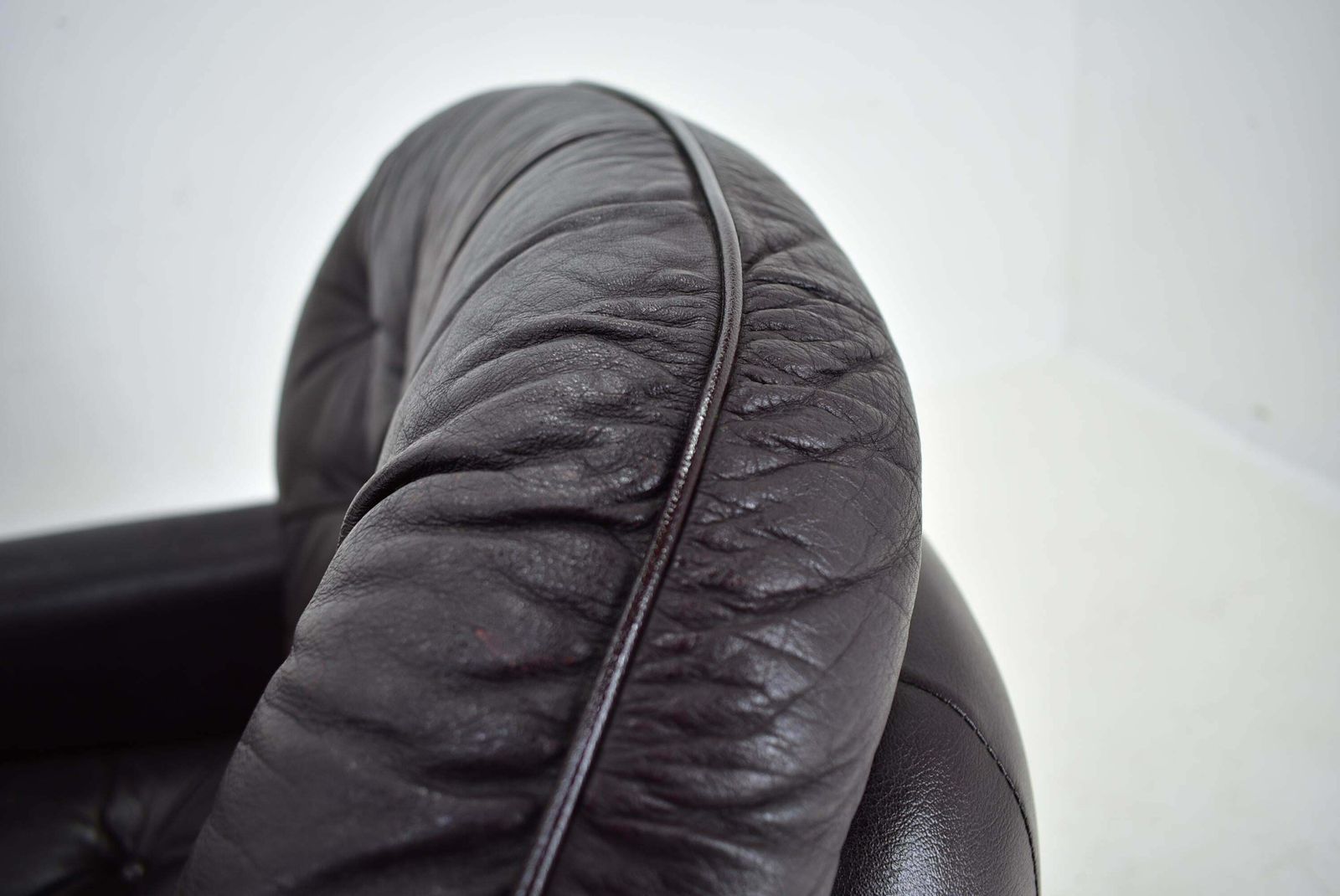 Design , Scandinavian , Leather Armchairs By Peem, 1970s, Finland photo vinterior
