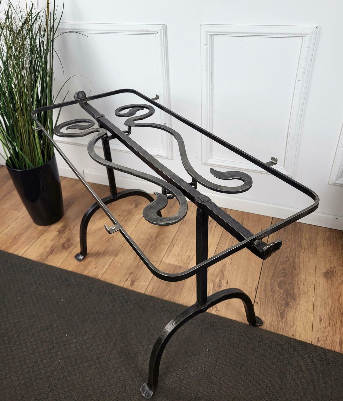 Italian Sculptural Brutalist Wrought Iron And Glass Coffee Table Or Side Table photo 1618.0