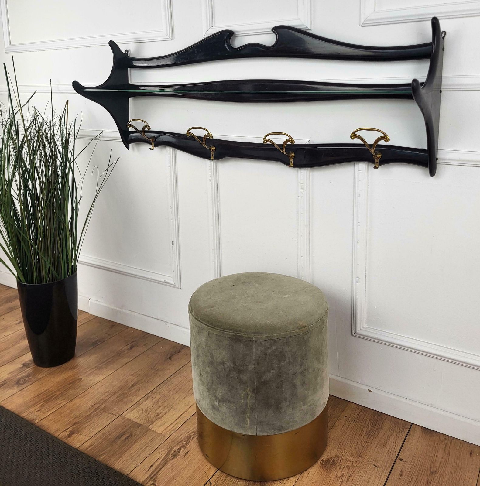 1960s Italian Mid Century Carved Wood Glass Brass Chiavari Wall Coat Hanger Rack photo for sale