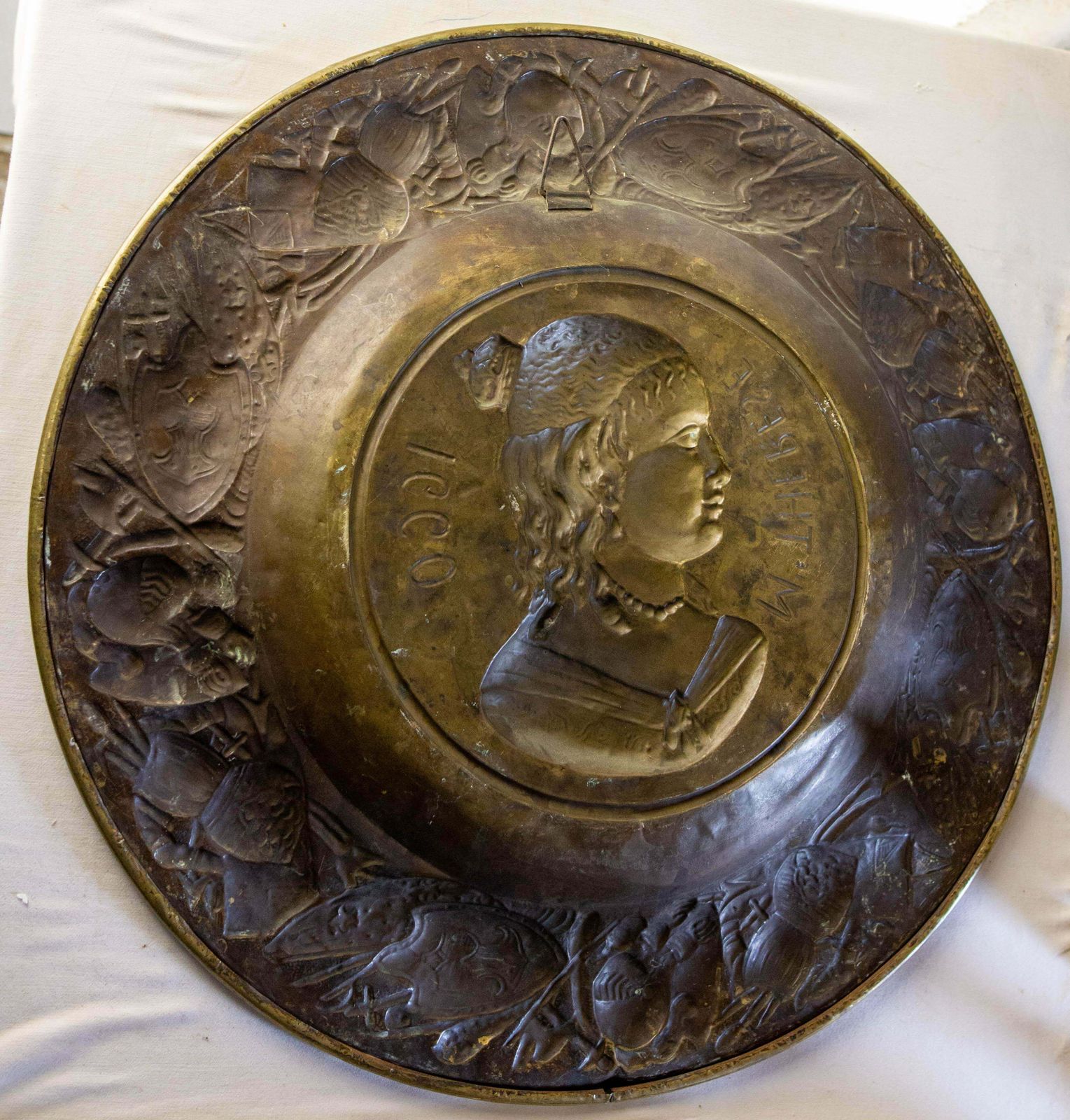 French Golden Copper Tray Profile Of The Wife Of Louis 14, 19th Mid Century photo 603.0