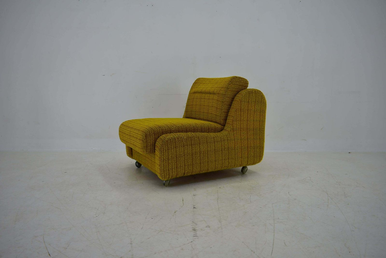 Fauteuil Apolo 92 van architect Milan Čeček voor Interiér Praha, Tsjecho-Slowakije, jaren 1970 photo furniture
