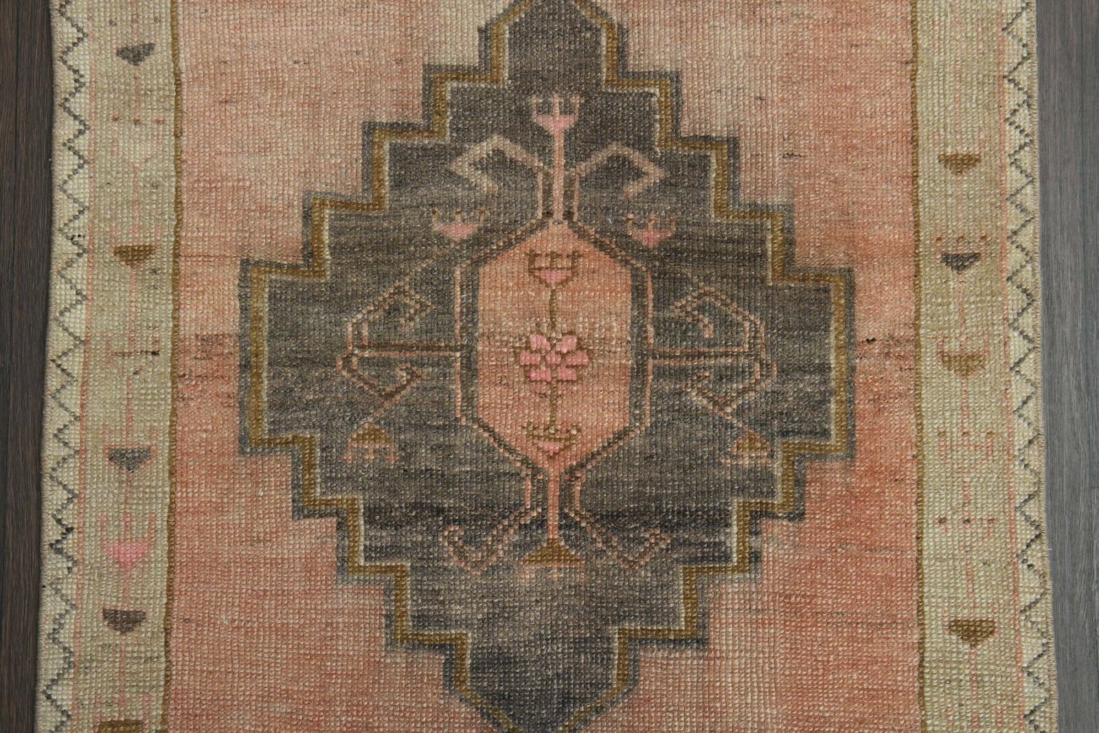 2.5x5.7 Ft Vintage Turkish Rug, Handmade Oushak Wool Rug, Faded Pink Beige Black Rug, Kitchen Rug, Hallway Rug, Home Decor, 2x6 Runner Rug photo vinterior