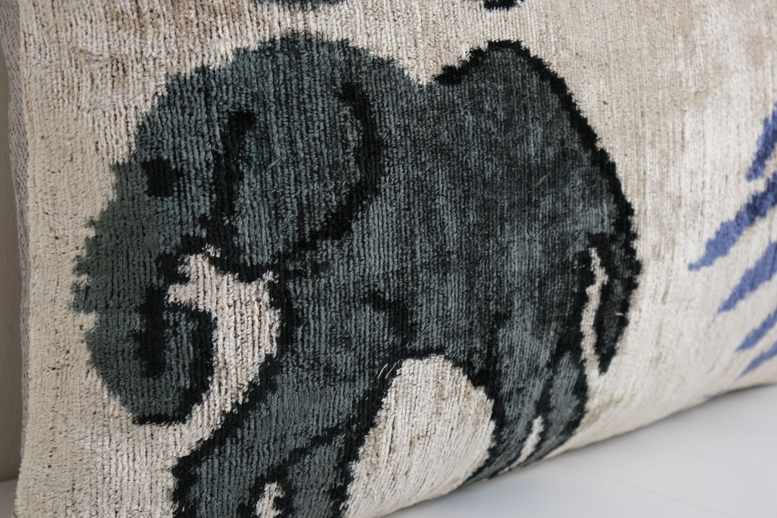 Ikat Elephant Pillow, Silk Lumbar Cushion Cover, Animal Velvet Pillows, Interior Design 40x60 Cm photo Textiles