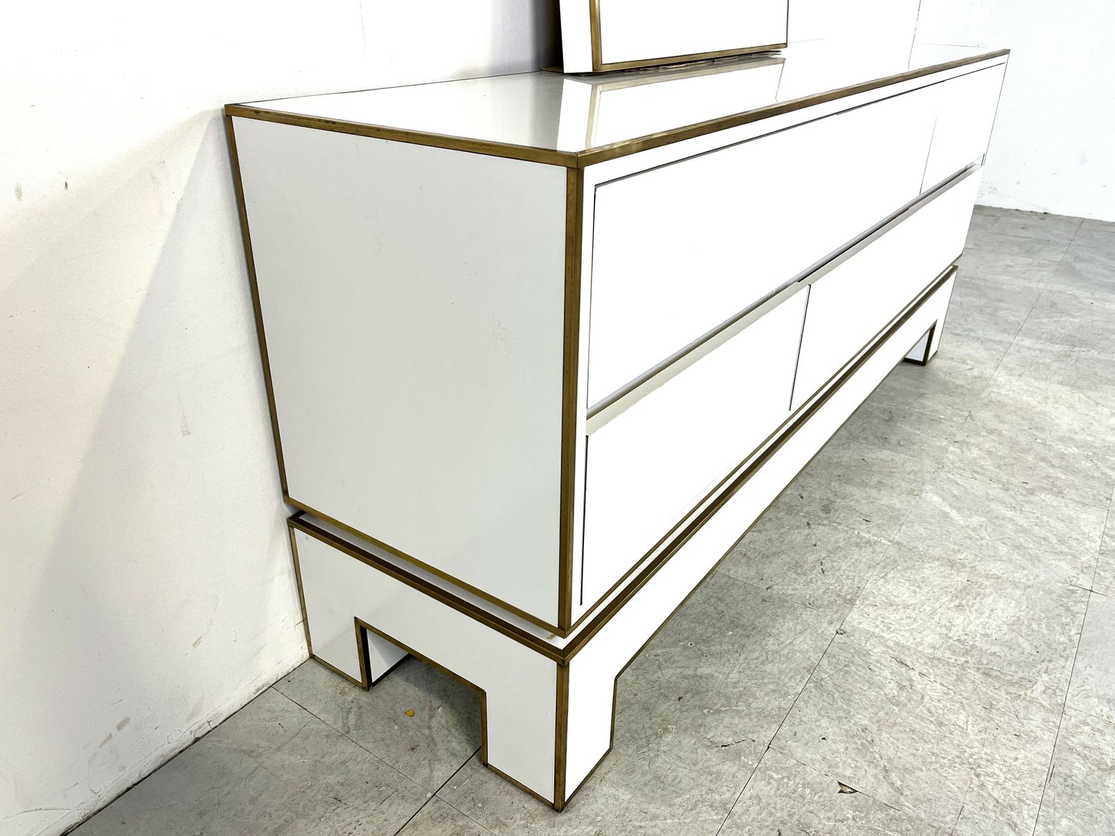 photo furniture White Lacquered Credenza By Alain Delon With Mirror, 1970s