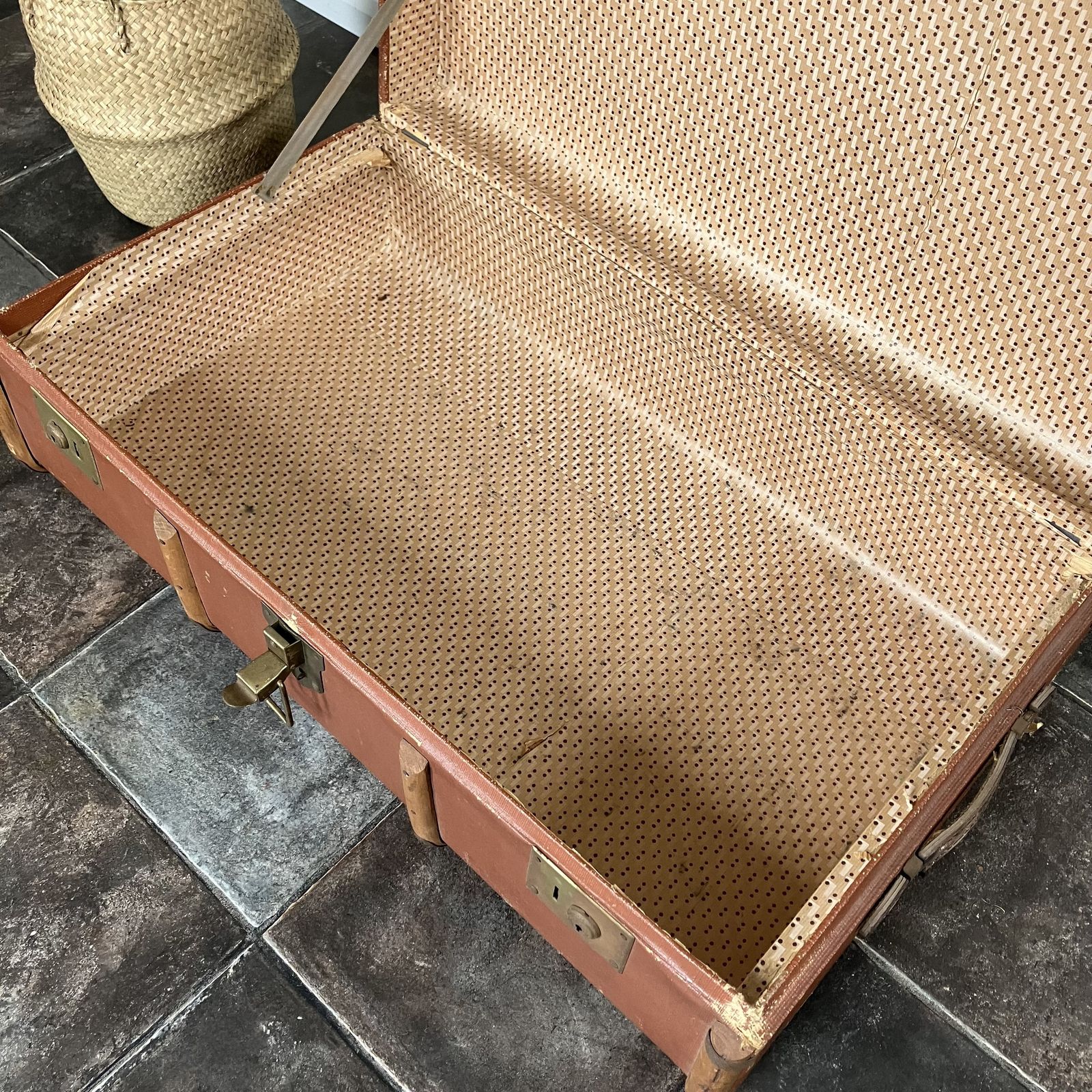 photo vinterior Antique Bentwood Steamer Travel Trunk / Travel Shop Display / Theatre Props / Luggage