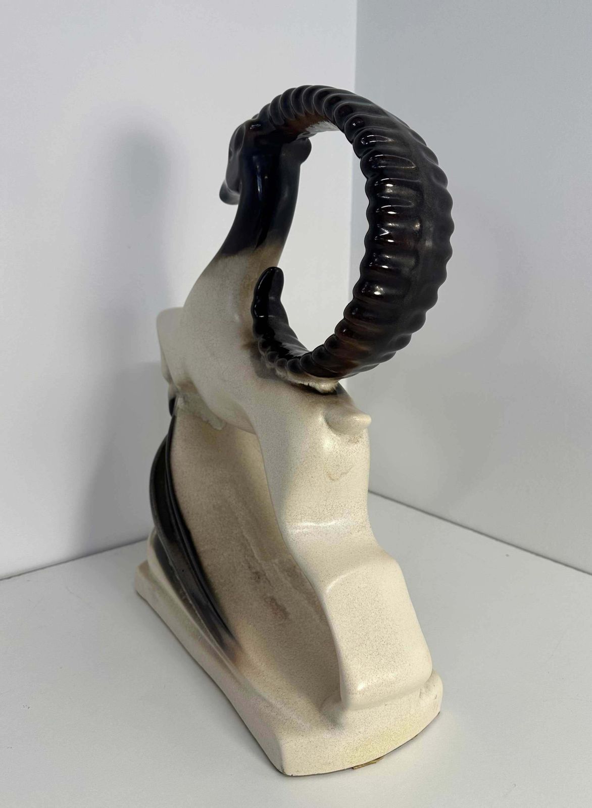 Large Art Deco Style Brown And White Royal Haeger Ram Ceramic, 1960s photo vintage