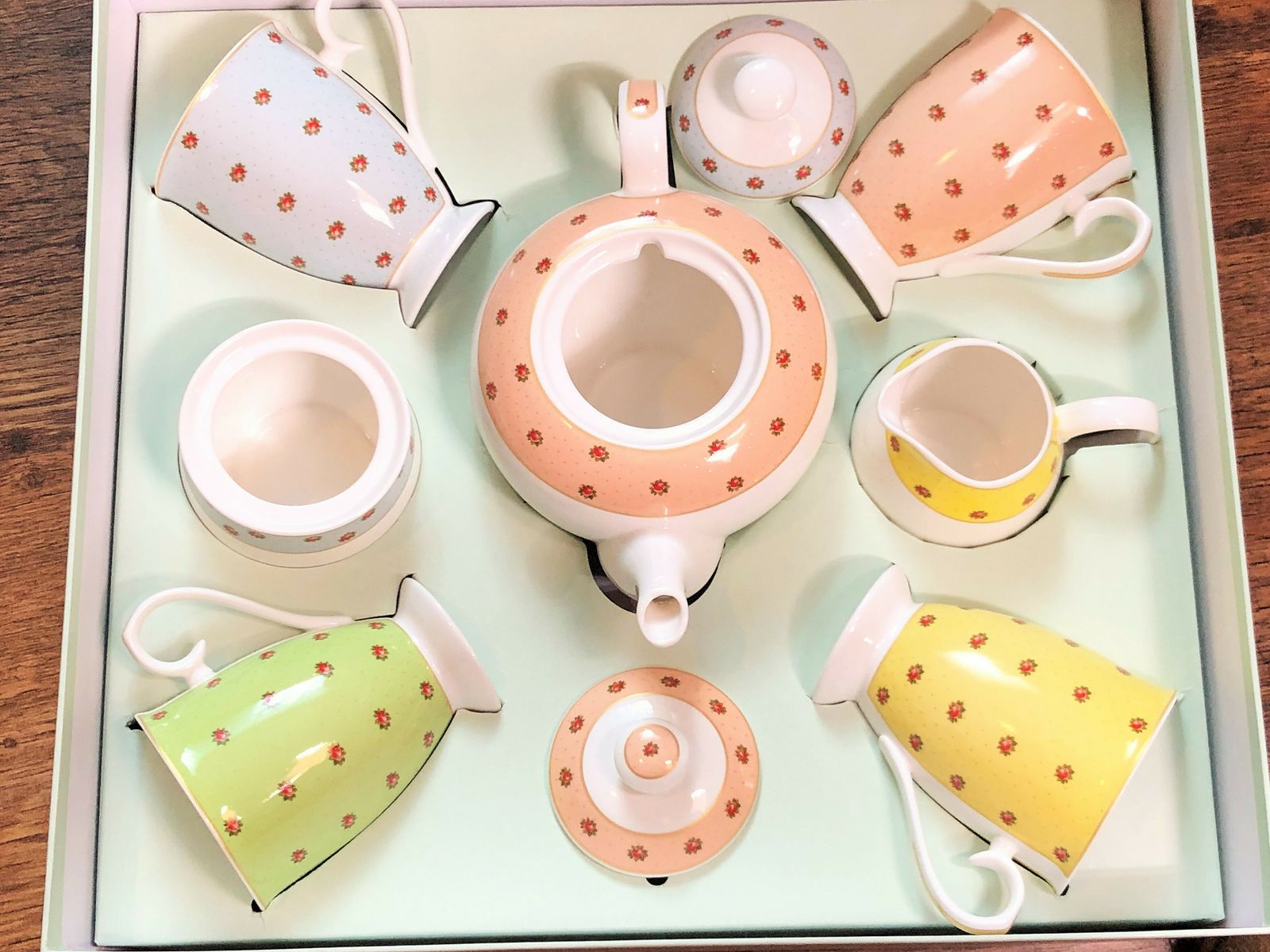 Aynsley China Polka Dot Roses Tea Set For 4. 1.5 Pint Capacity Teapot, 4 Mugs, Creamer & Sugar In Original Box.
