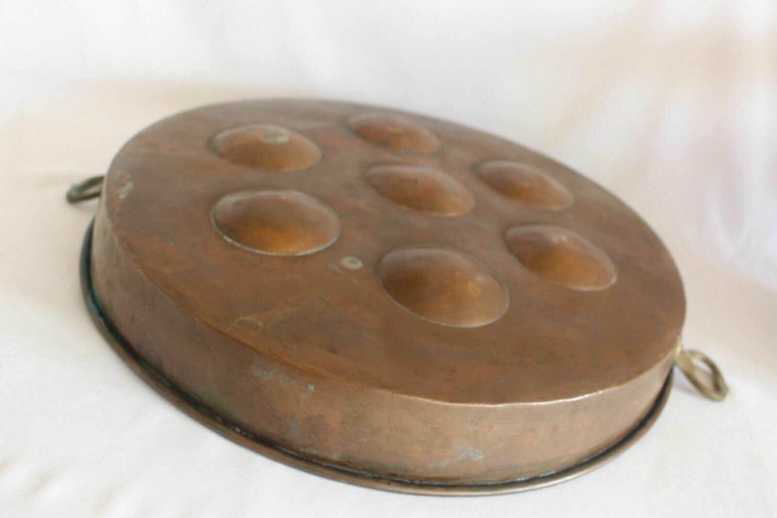 photo furniture Large Hanging Round French Escargot Pan 42 Cm Vintage Copper With Brass Handles