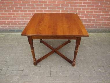 Square Restaurant Table