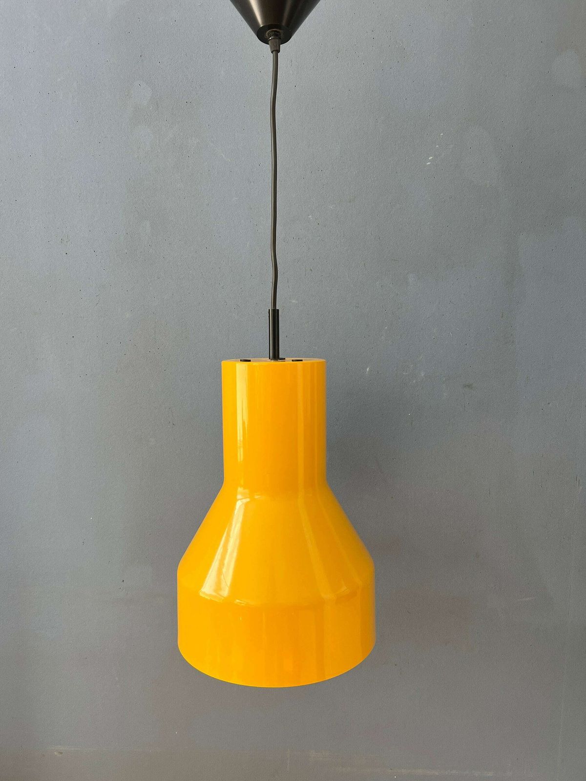 Gele Metalen Industriële Space Age Hanglamp photo vinterior