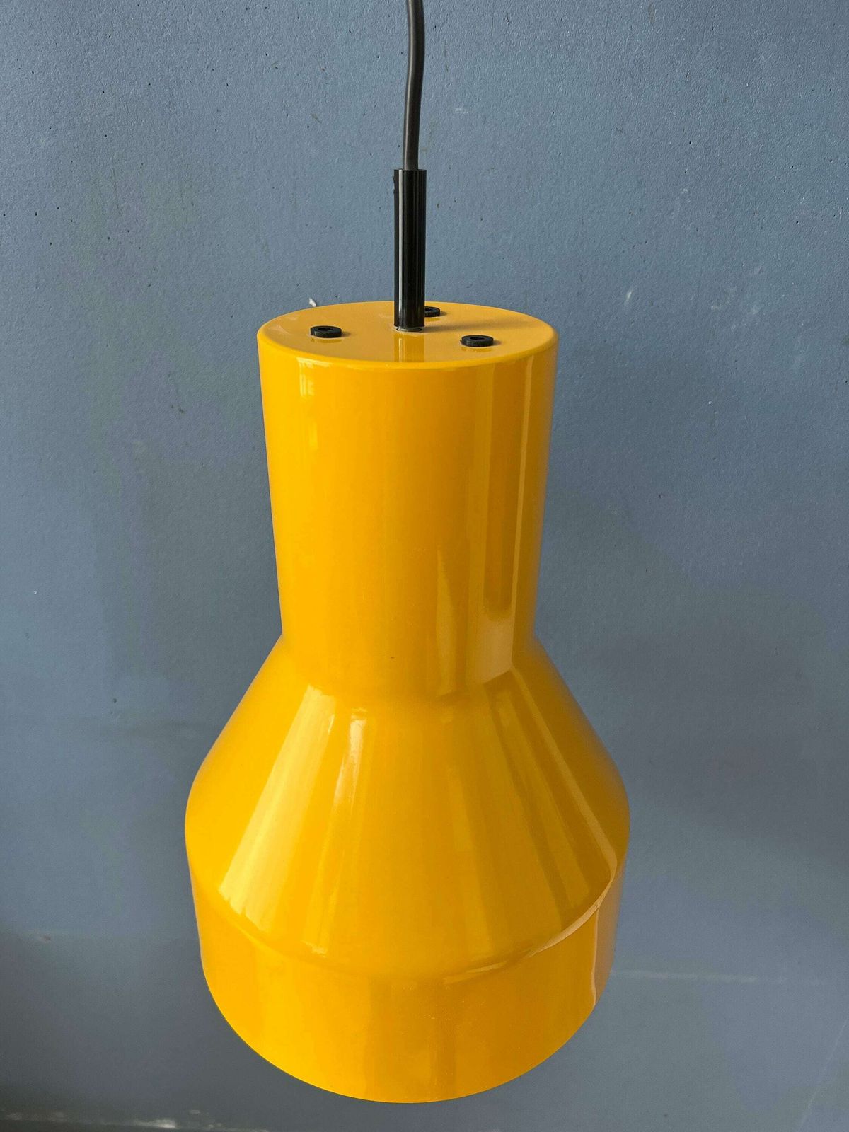 photo for sale Gele Metalen Industriële Space Age Hanglamp
