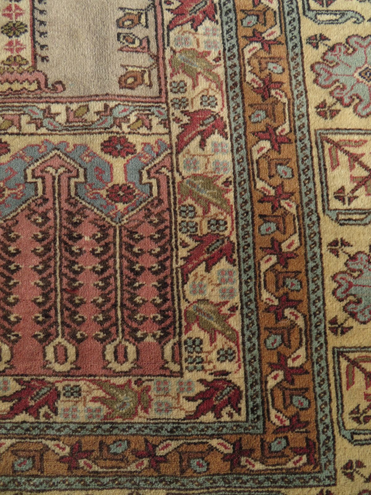 A Fine Antique Turkish Panderma (Bandirma) Prayer Rug. Soft Colours. West Anatolia 180cm X 128cm photo vinterior