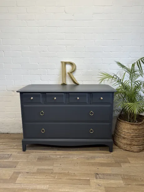 645.0 Stag Minstrel 4 Over 2 Chest Of Drawers Dark Grey photo