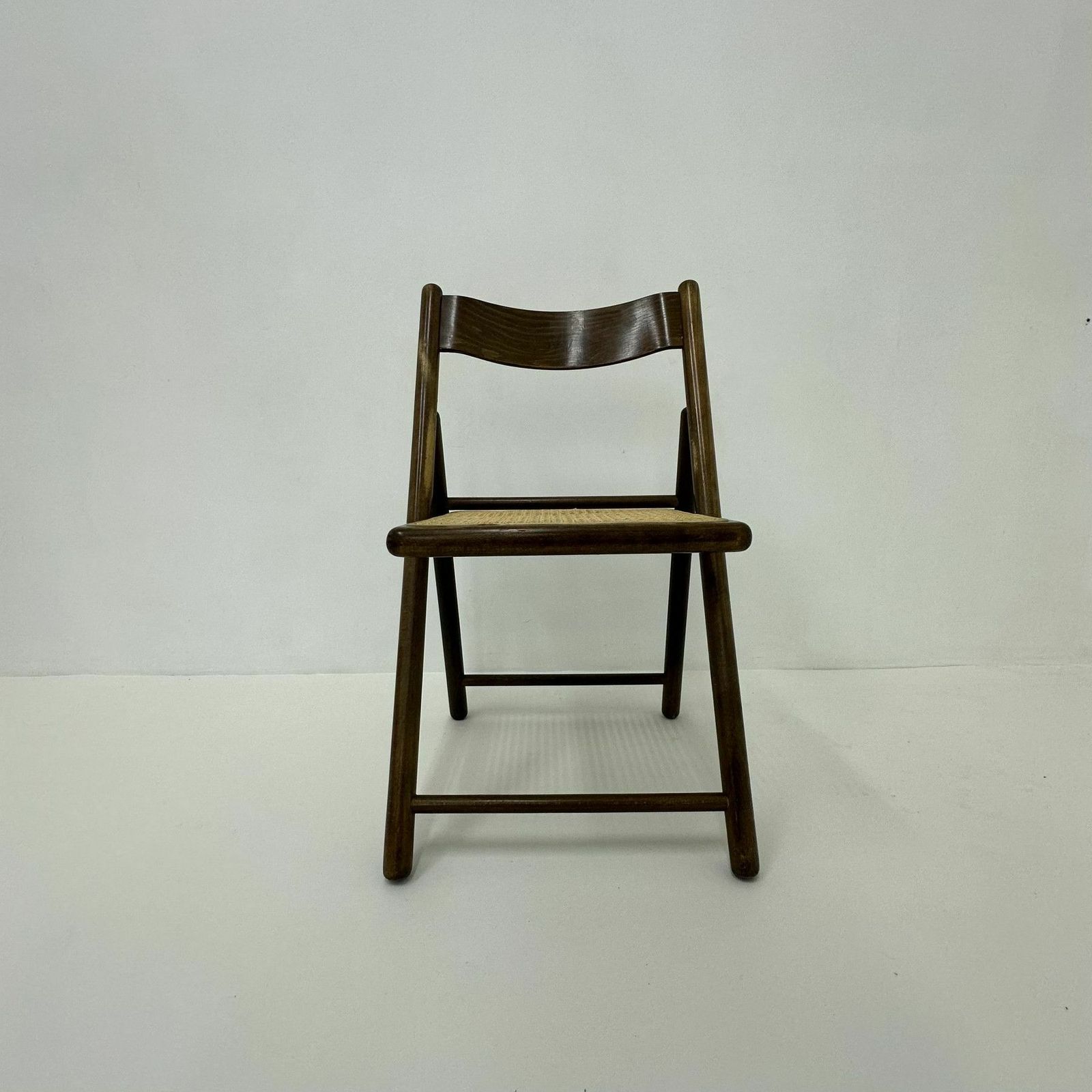 photo vintage Vintage Folding Chair In Webbing And Wood By Habitat , 1980’s