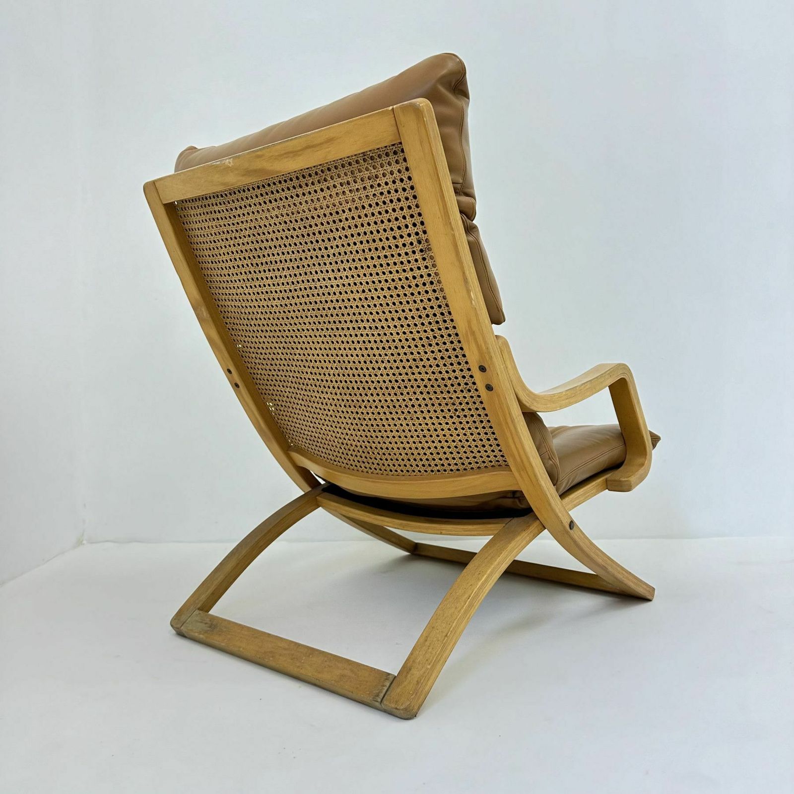 Vintage Loungestoel Cognackleurig Leer Met Bandvlechtwerk, Jaren 1970 photo for sale