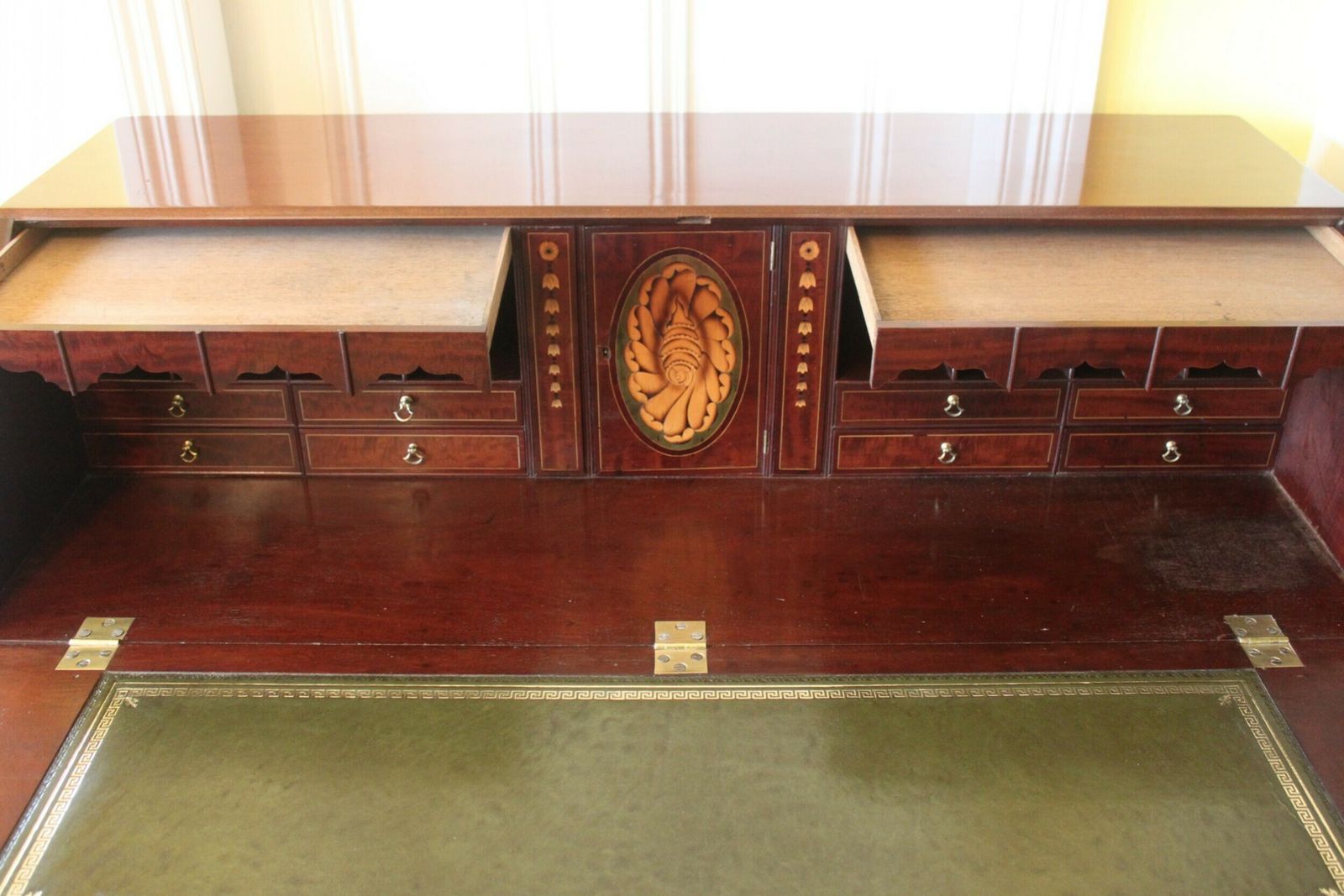 A Large George III Mahogany Bureau With Fitted Interior photo 1491.75