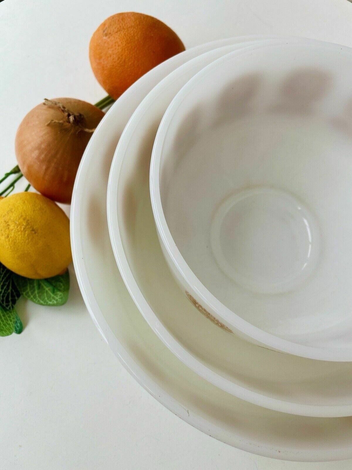photo vintage 3 Vintage Federal Connoisseur Sunflower Mixing Bowls From The 1960s.