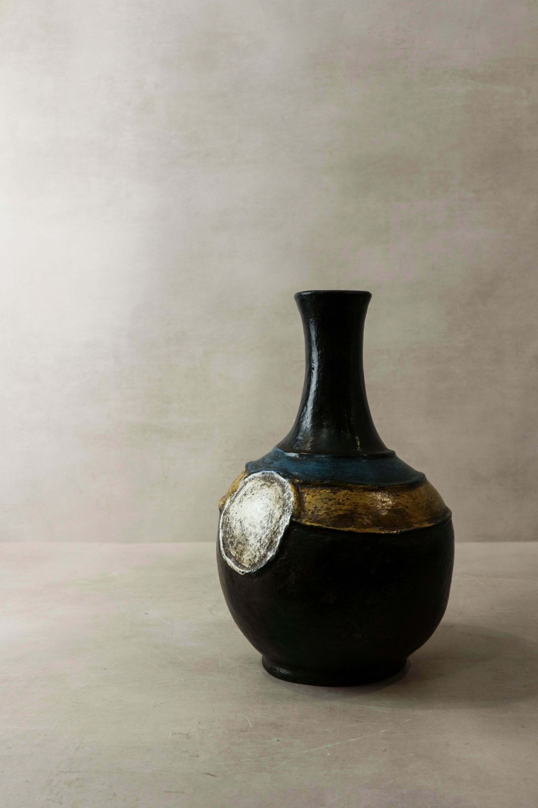 Mangbetu Clay Vase, Tanzania   41.1 photo for sale