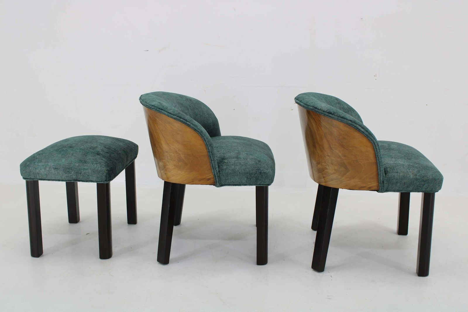 photo vinterior 1940s Pair Of Chairs With Stool, Italy