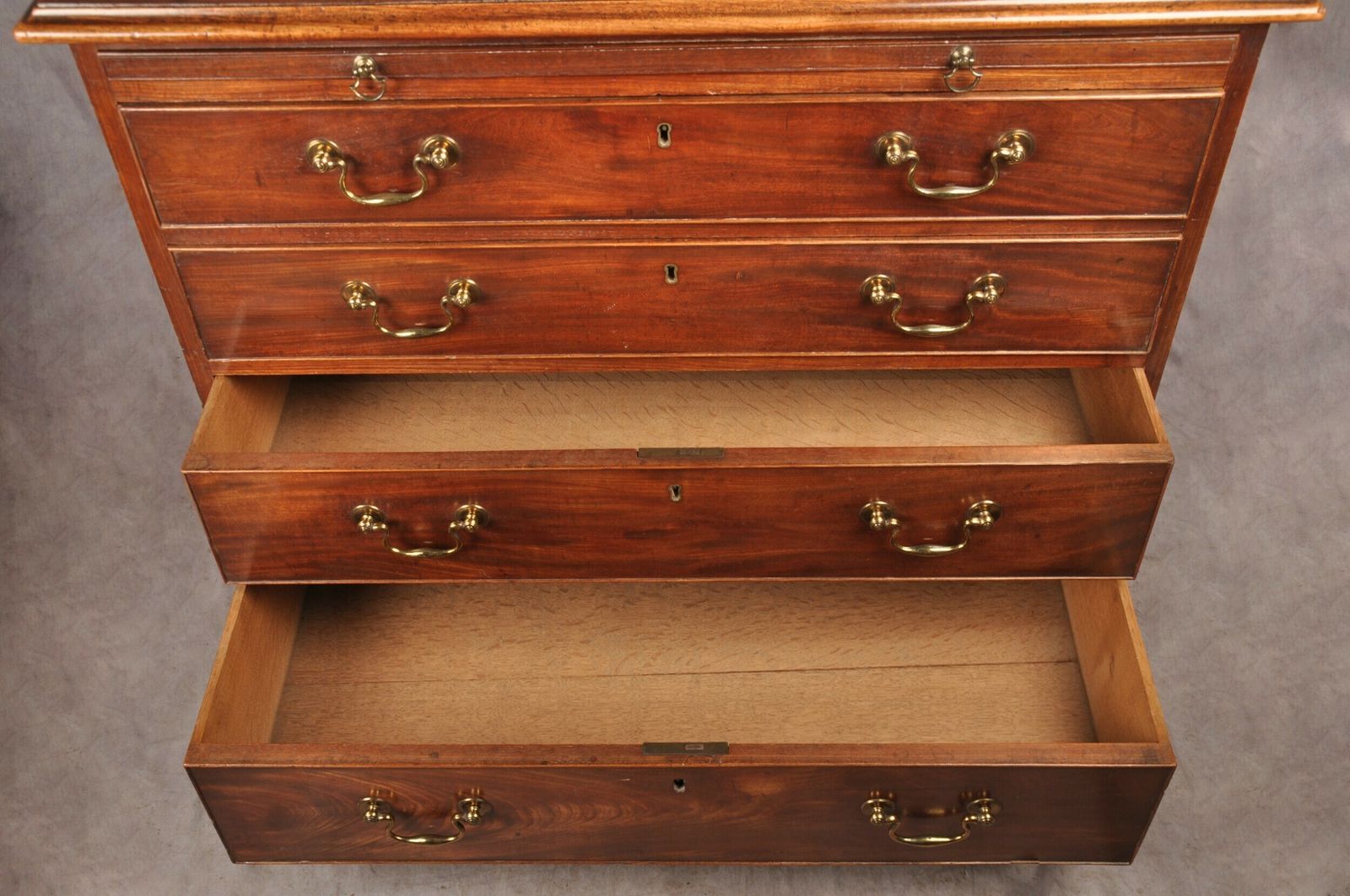 Fine 18th Century Mahogany Chest Of Drawers photo vinterior