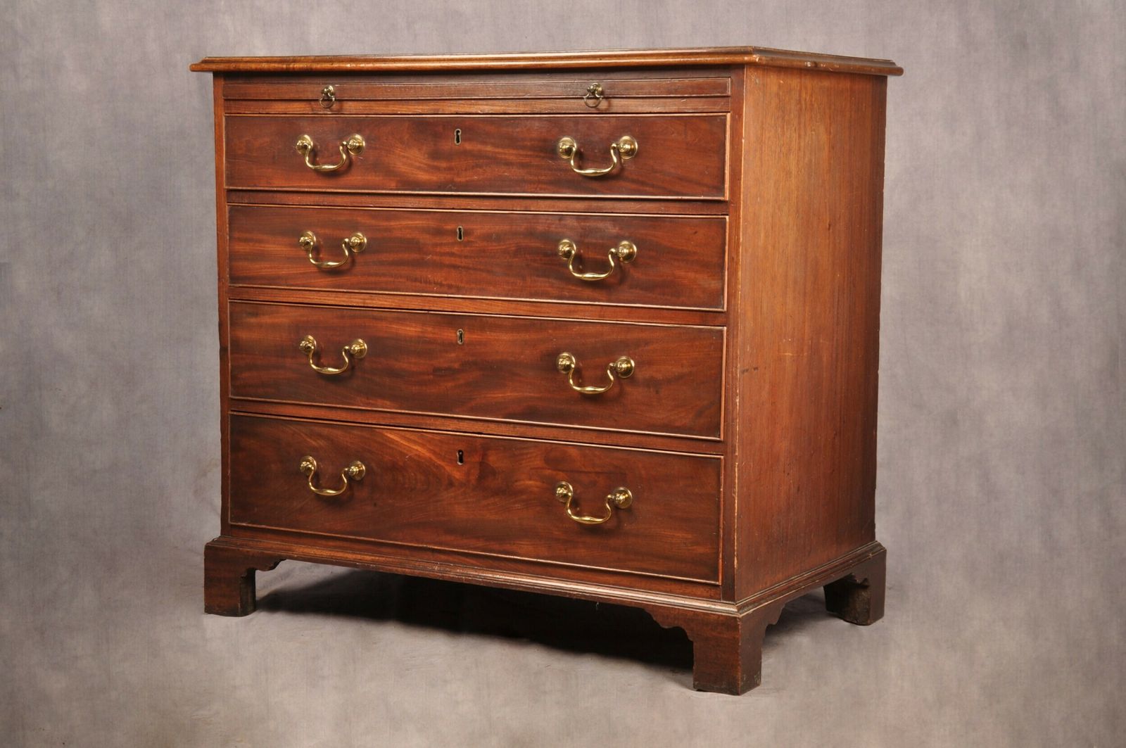 2900.0 Fine 18th Century Mahogany Chest Of Drawers photo