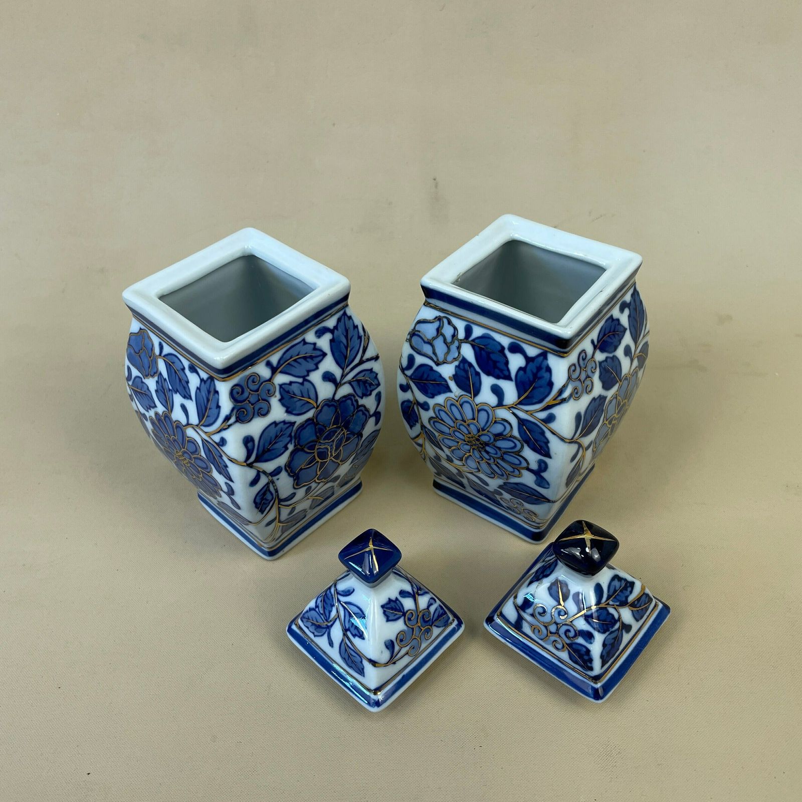 Pair Of 2 Oriental Chinese Vase Decorative Ceramic Pot Antique Asian Hand Painted Blue White Prunus Pattern Floral Lidded Lid Decorative photo vinterior