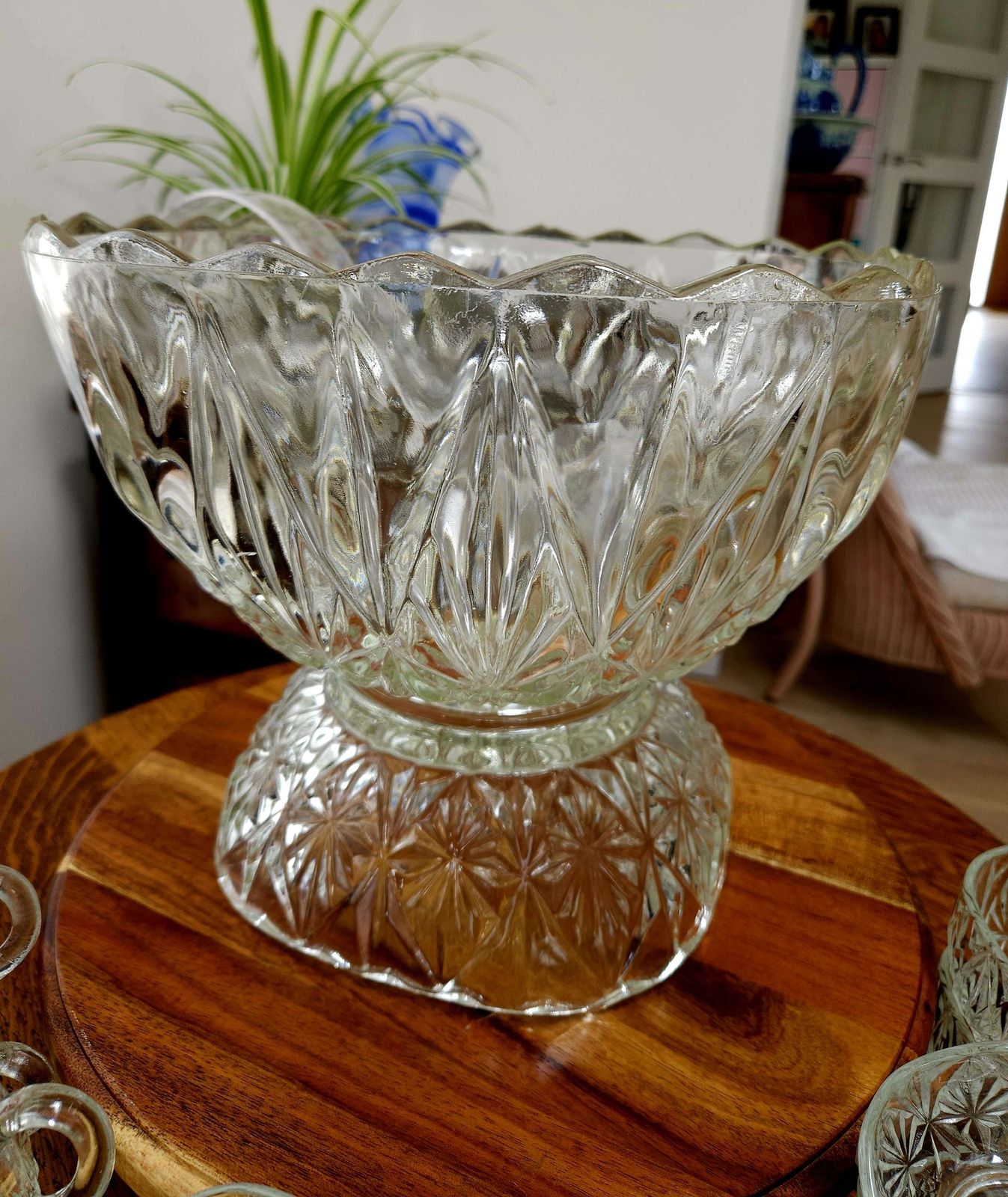 Exceptional 1950s American 27 Piece Crystal Glass Punch Set By Williamsport, USA photo buy