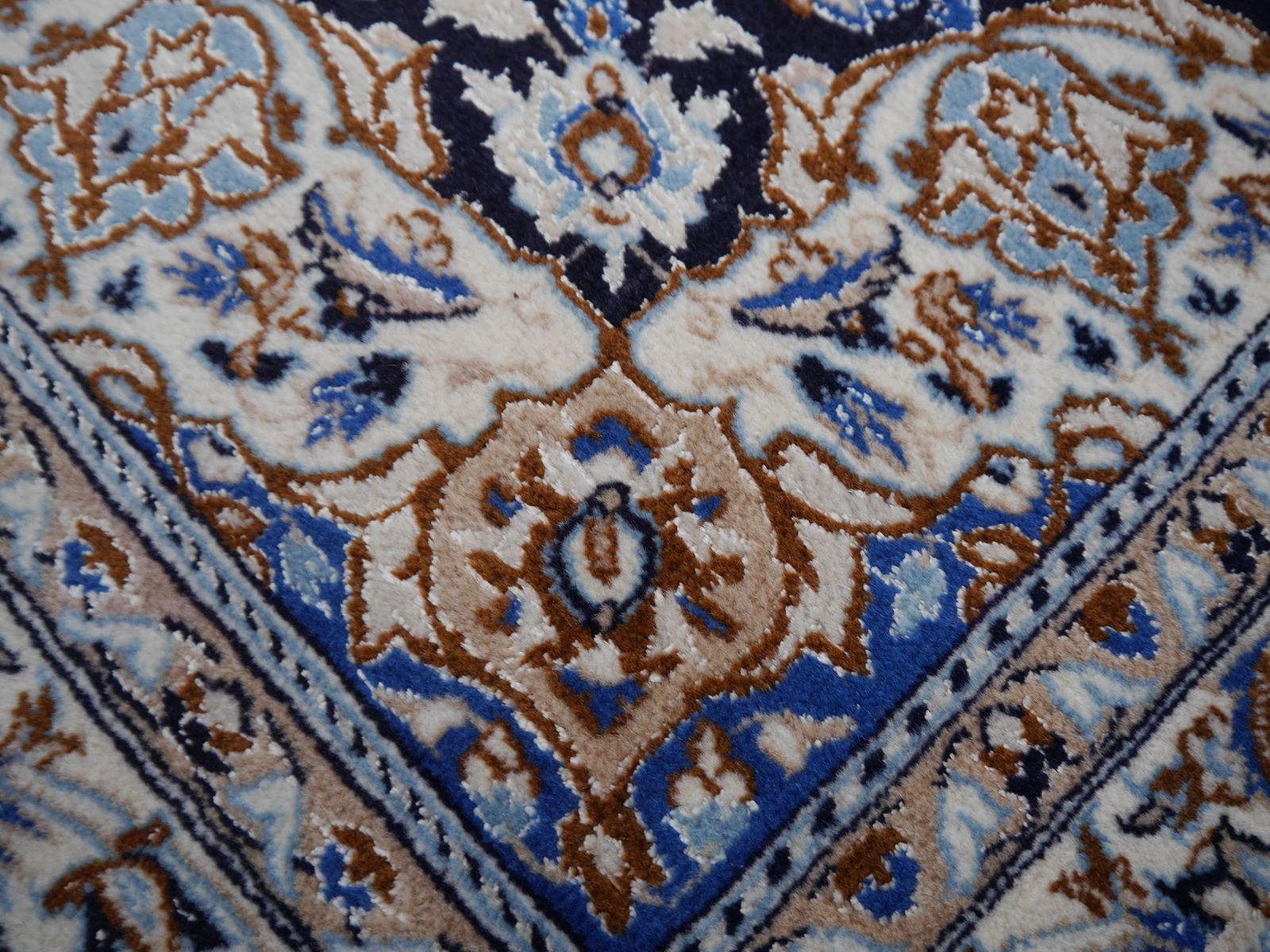 Nain 9 La Vintage Rug 6.7 X 4.2 Ft / 204 X 128 Cm photo vinterior