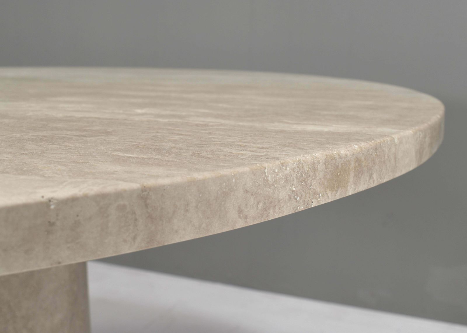 Exquisite Round Travertine Dining Table In The Manor Of Up& Up / Kelly Wearstler photo Furniture