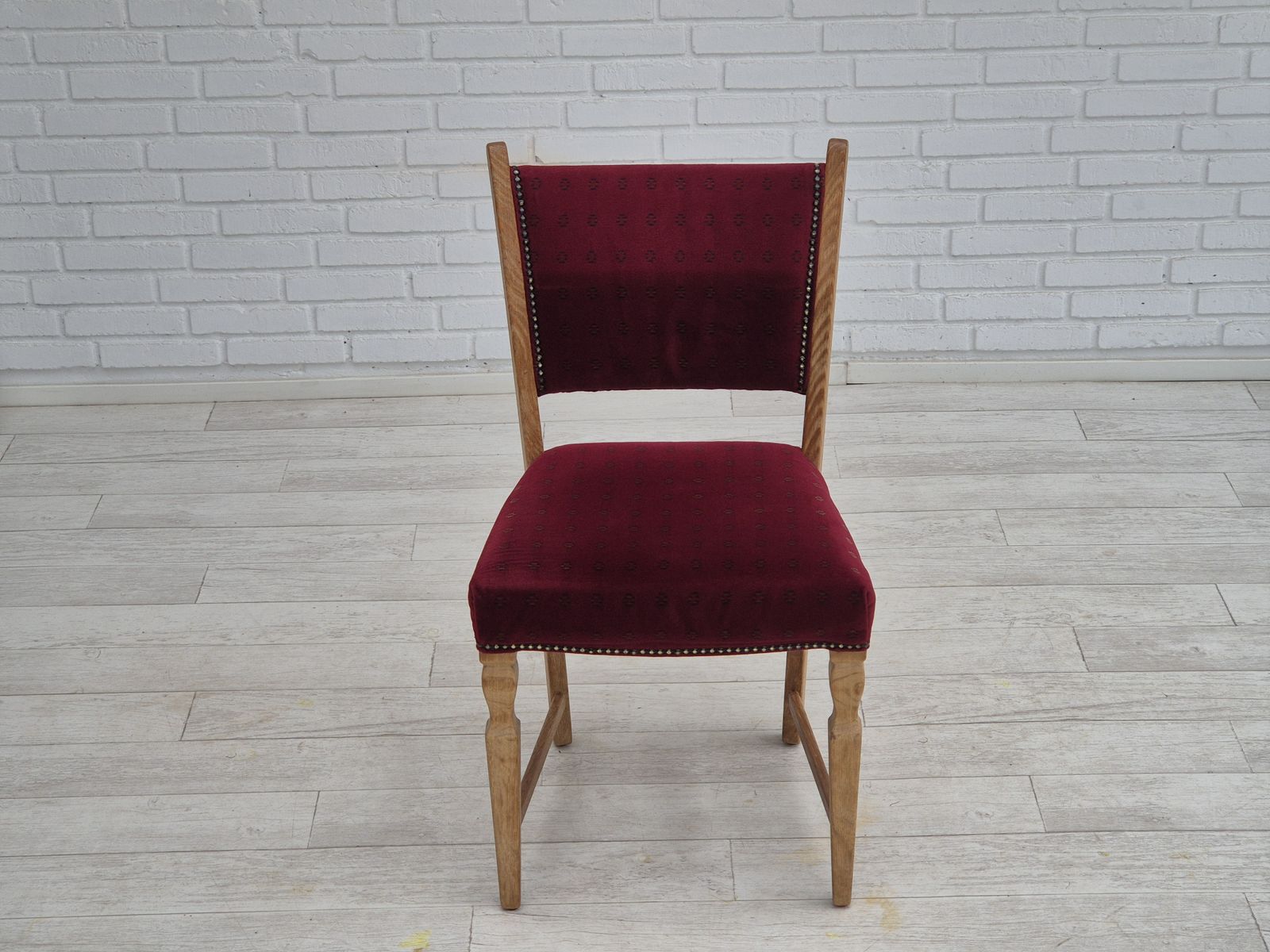 photo furniture Jaren 1970 – Set Van 6 Deense Eetkamerstoelen, Zeer Goede Staat, Eikenhout.