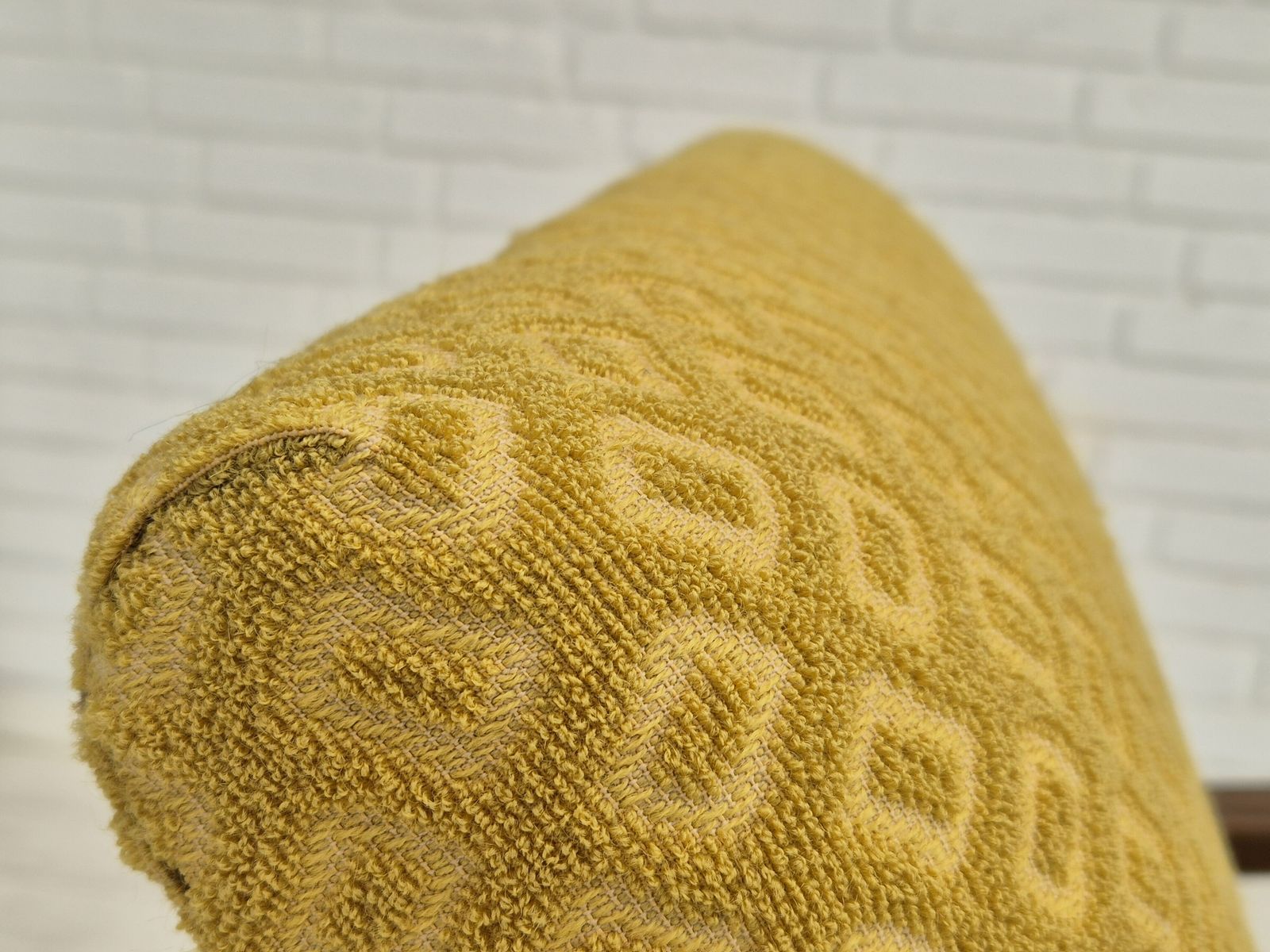 photo vintage 1950s, Danish Design, Armchair In Original Condition, Furniture Cotton/ Wool Fabric.