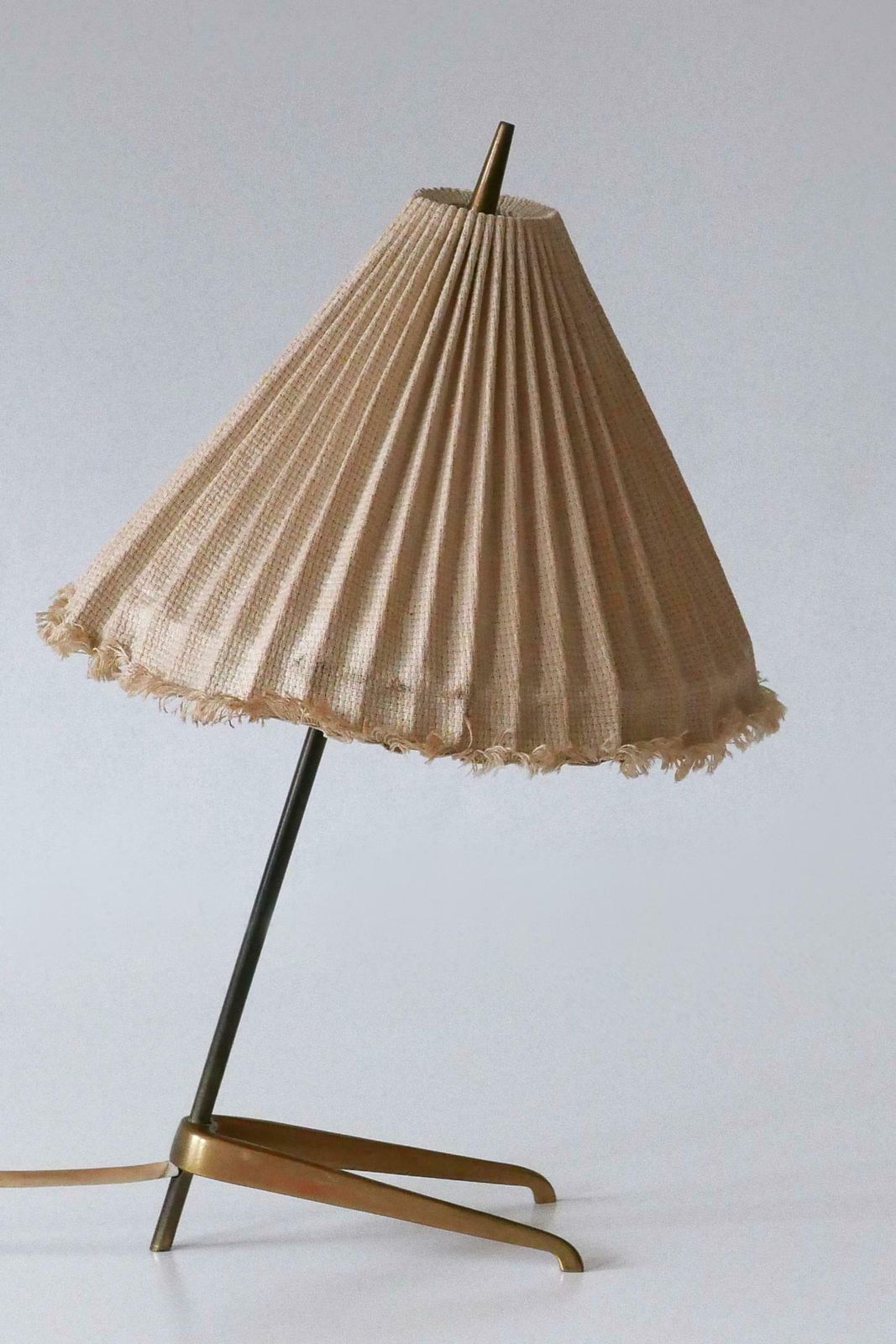 photo vintage Rare Mid Century Modern Brass Crowfoot Table Lamp By J.T. Kalmar Austria 1950s