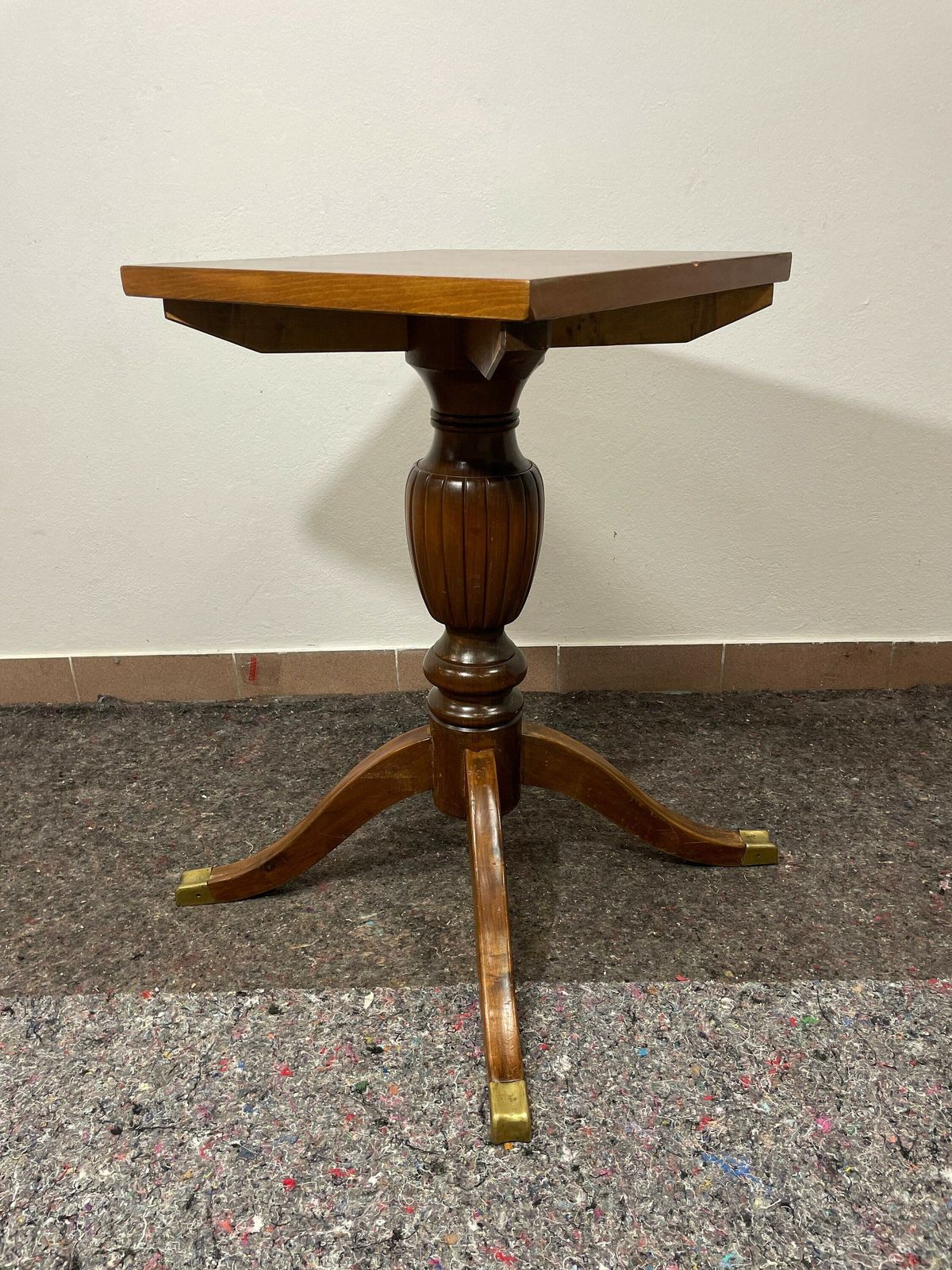 Vintage Solid Wood Round Pedestal Side Table, Antique Furniture, Antique Sidetable, Vintage Furniture,Made In Italy photo Furniture